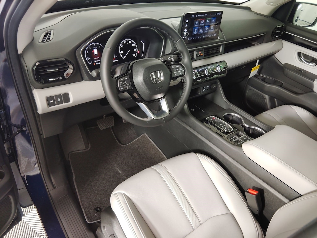 New 2025 Honda Pilot Touring SUV