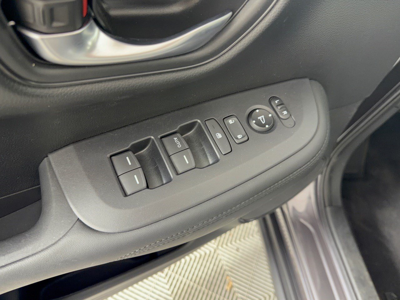 2025 Honda HR-V LX - Photo 15