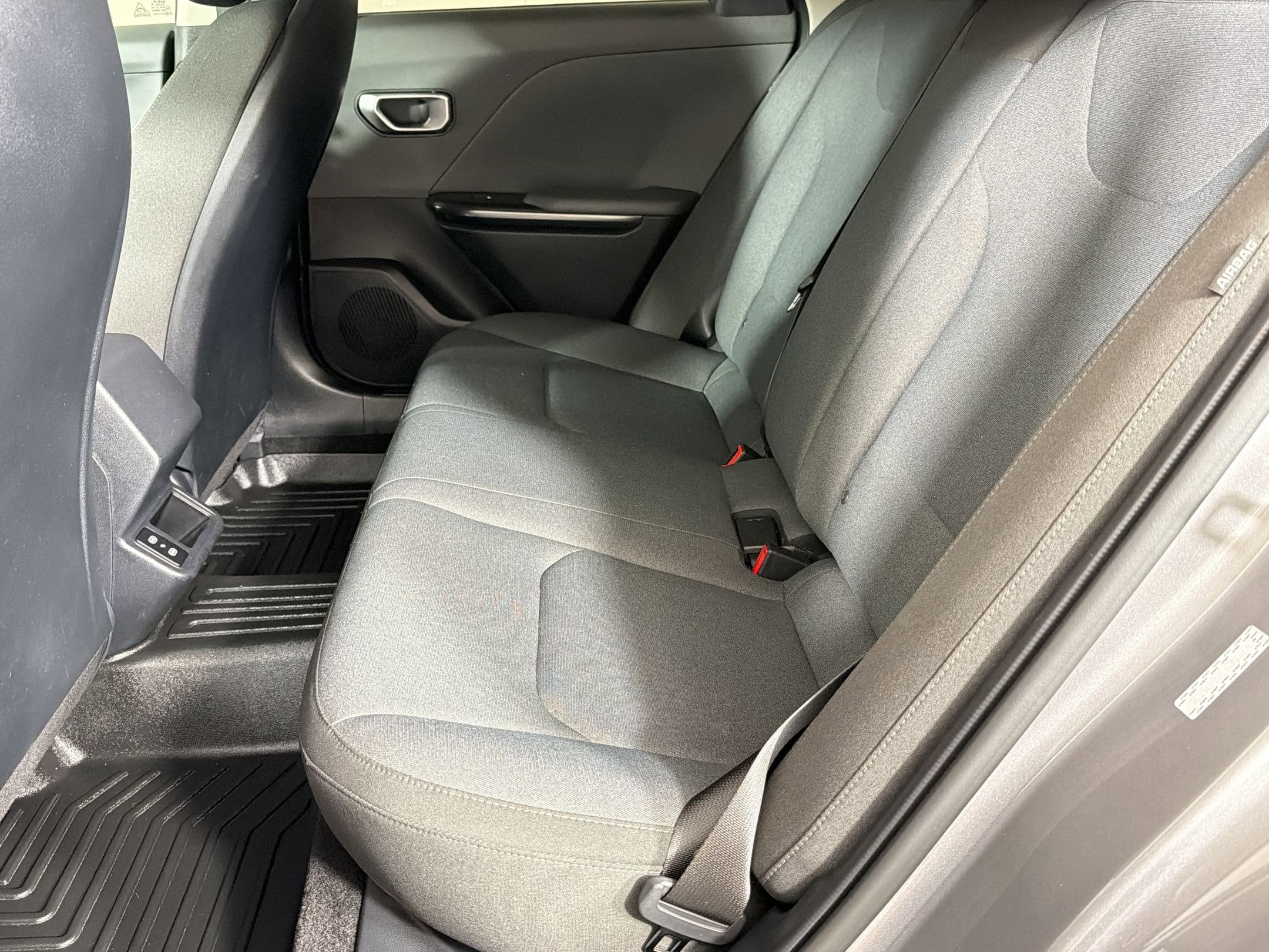 2025 Kia K4 LXS - Photo 15