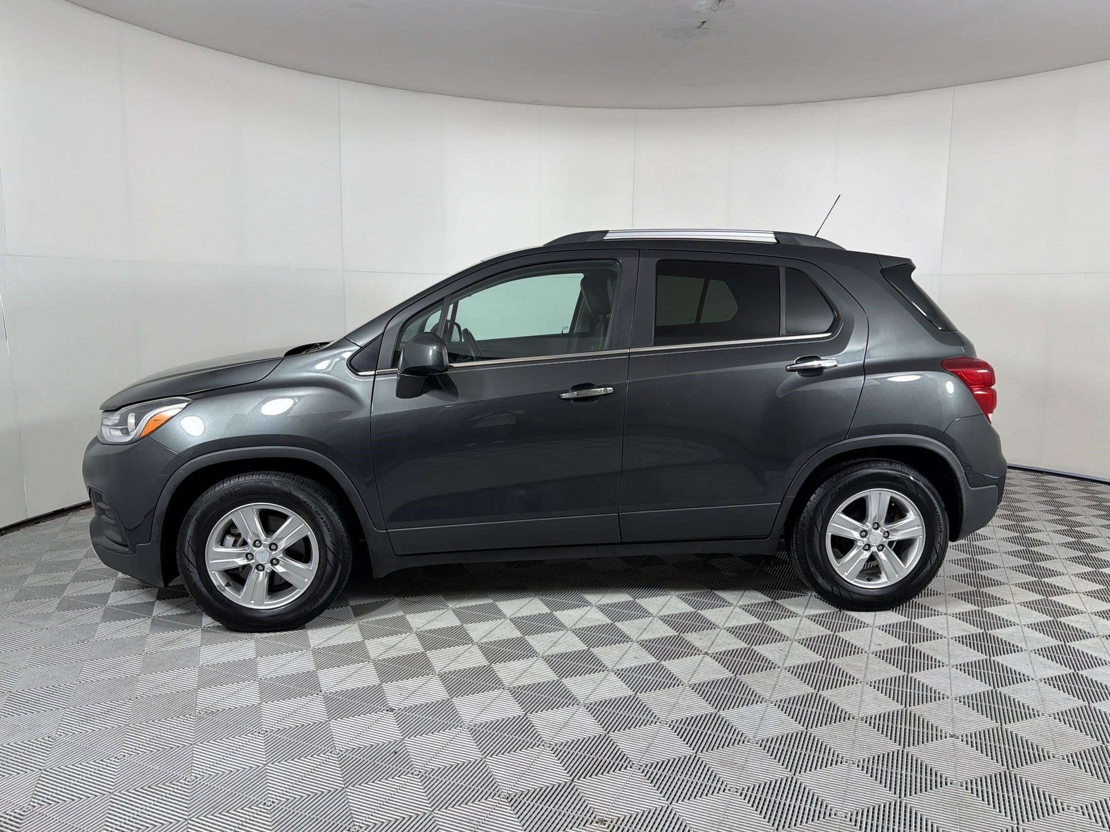 Used 2019 Chevrolet Trax LT with VIN 3GNCJLSB1KL249625 for sale in Richardson, TX