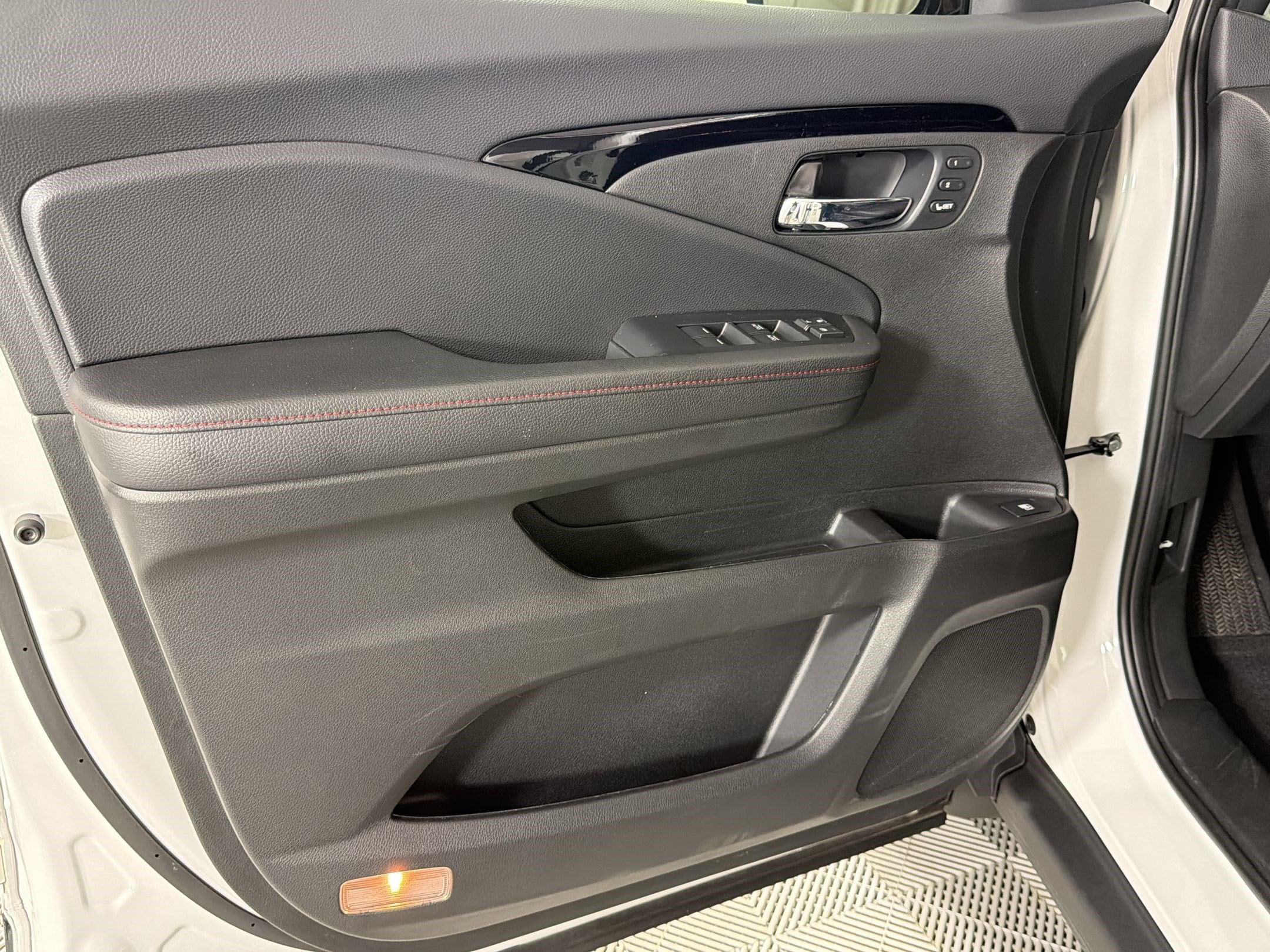 2025 Honda Ridgeline Black Edition - Photo 27