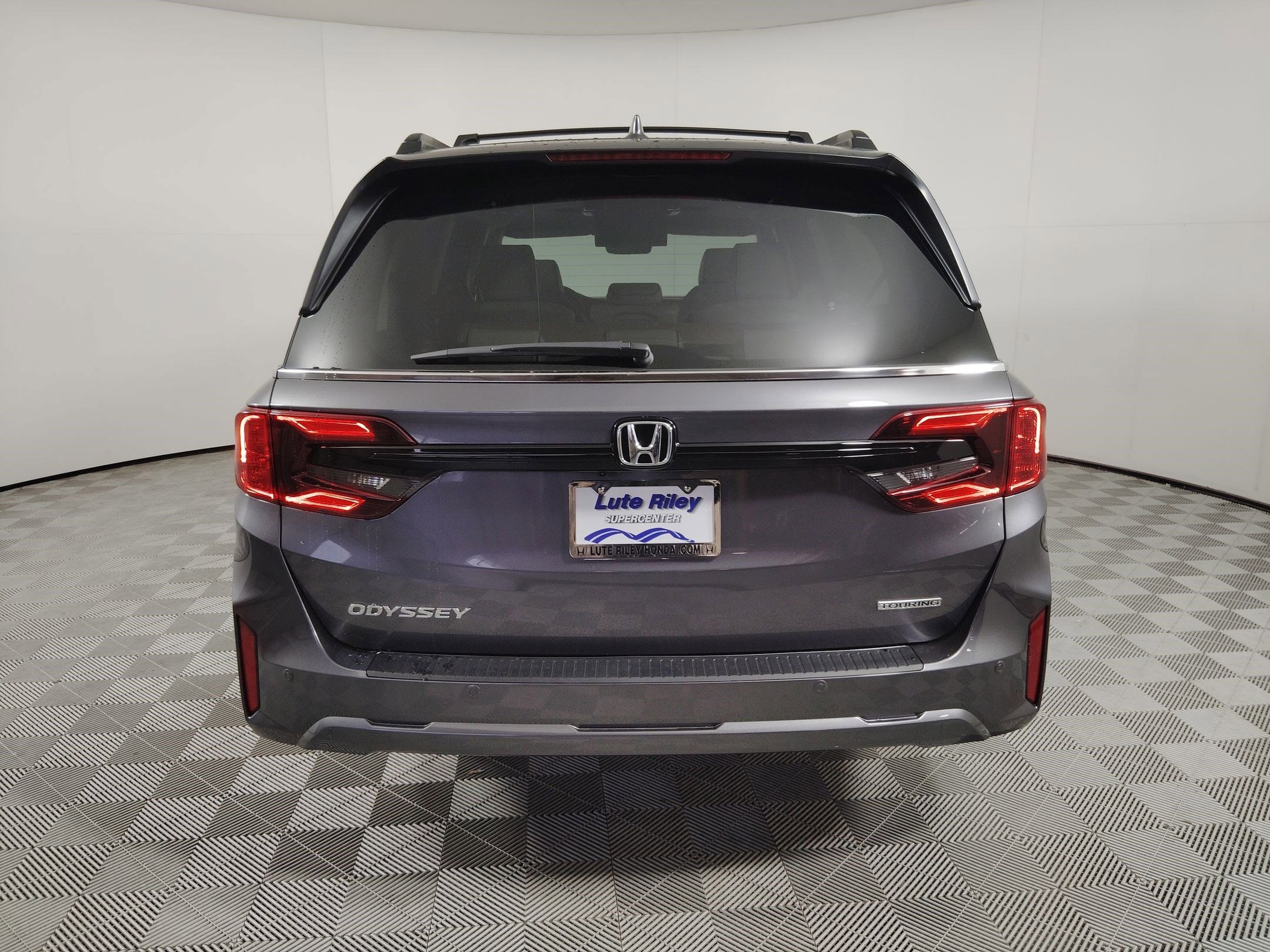 2026 Honda Odyssey Touring - Photo 10