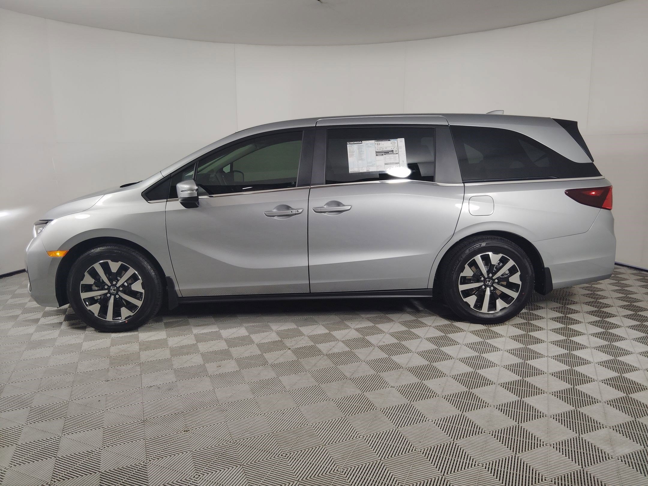 2026 Honda Odyssey EX-L photo 2