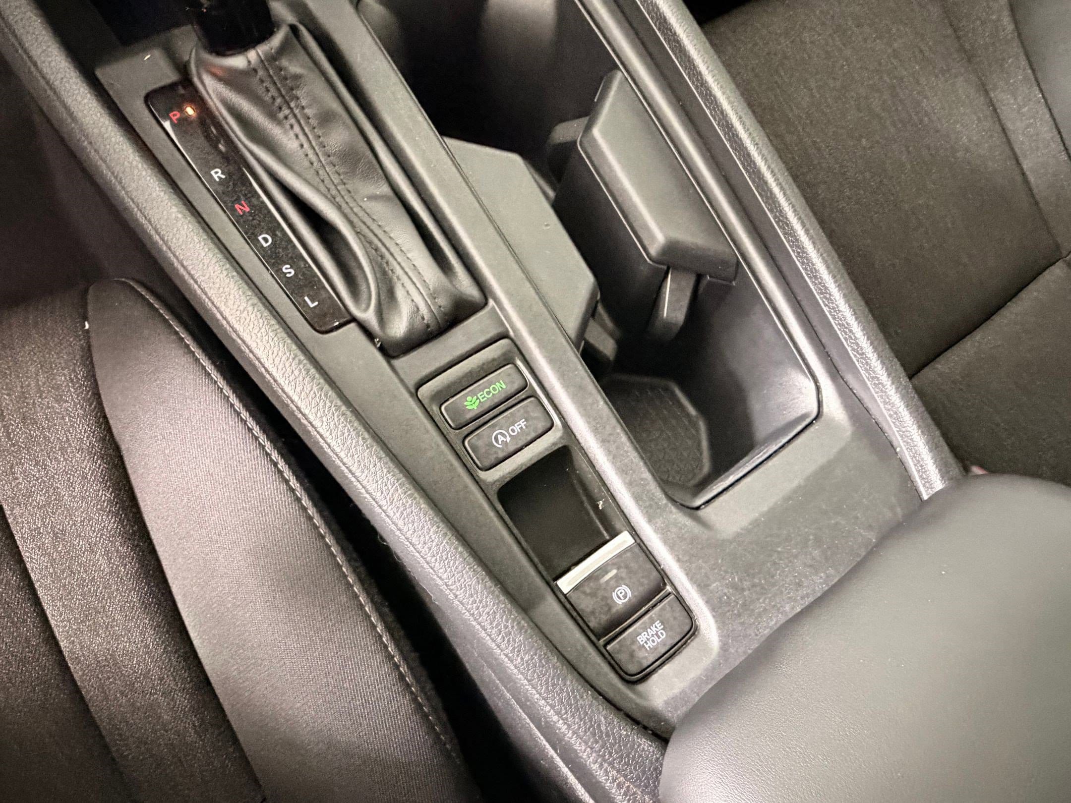 2025 Honda Accord SE - Photo 23