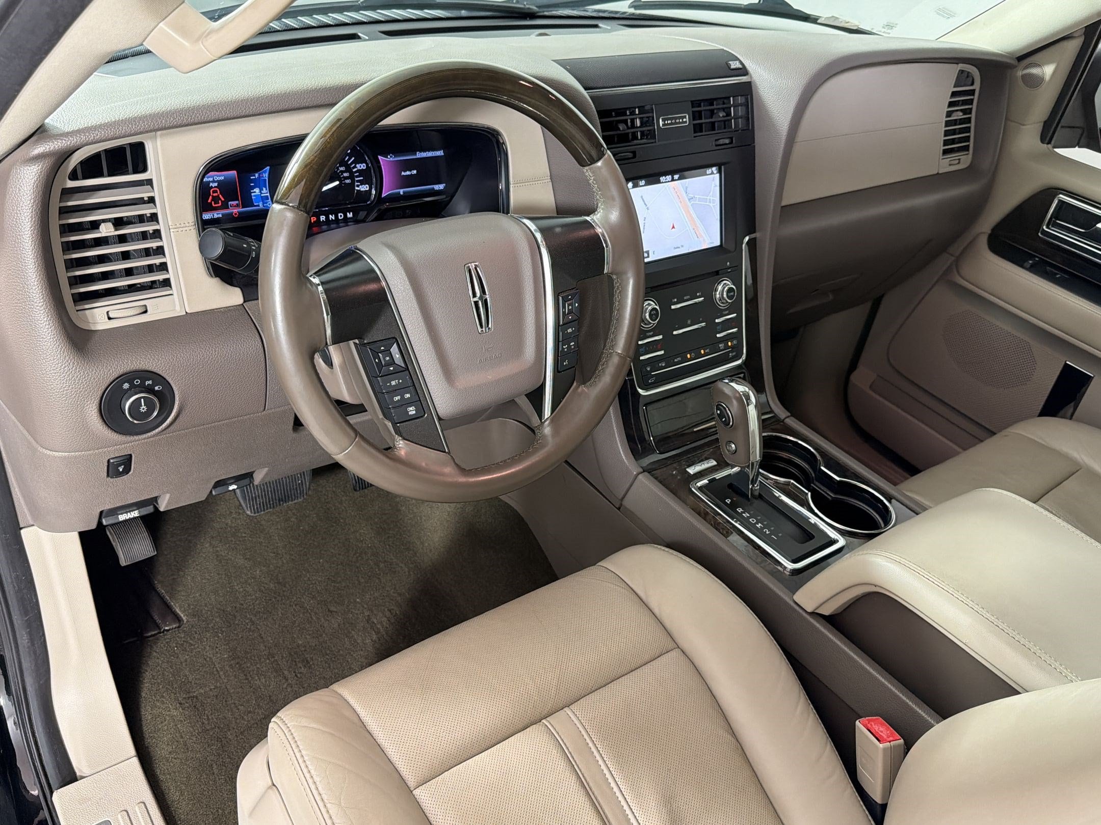 Navigator Select SUV