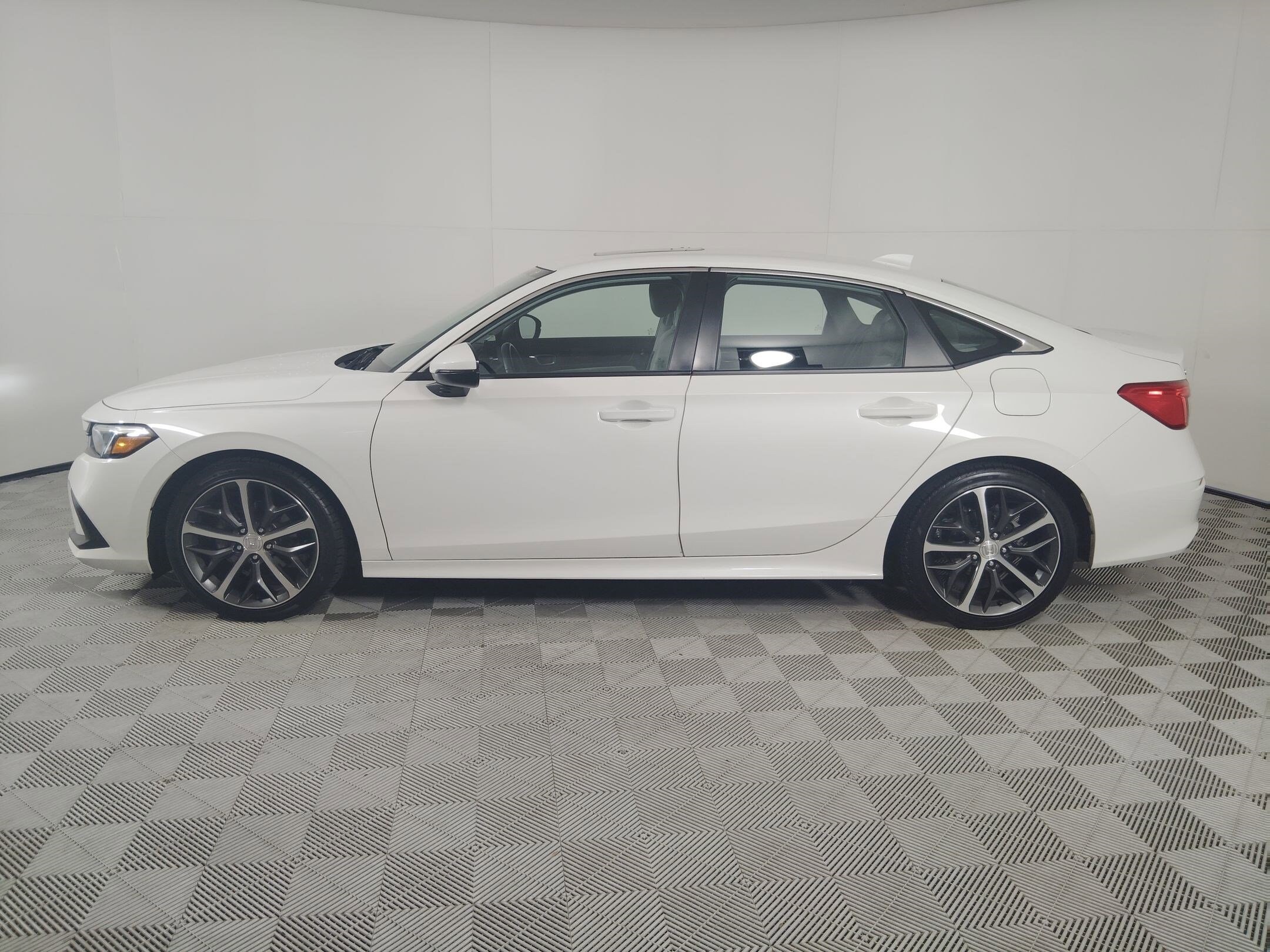 2024 Honda Civic Touring photo 2