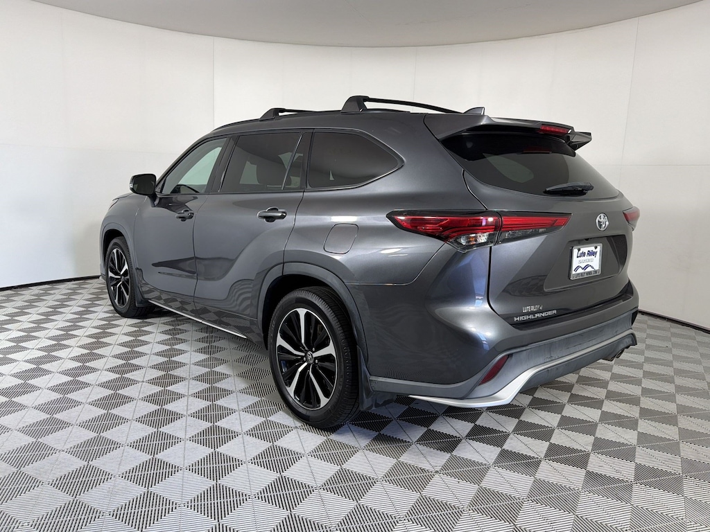 Used 2021 Toyota Highlander XSE SUV
