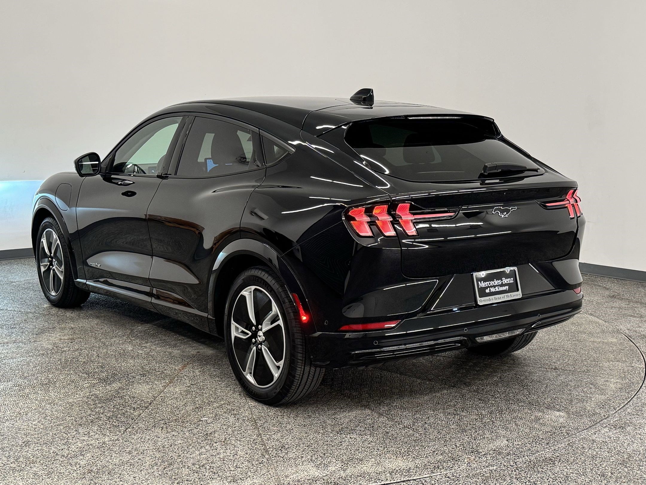 2023 Ford Mustang Mach-E Premium photo 3