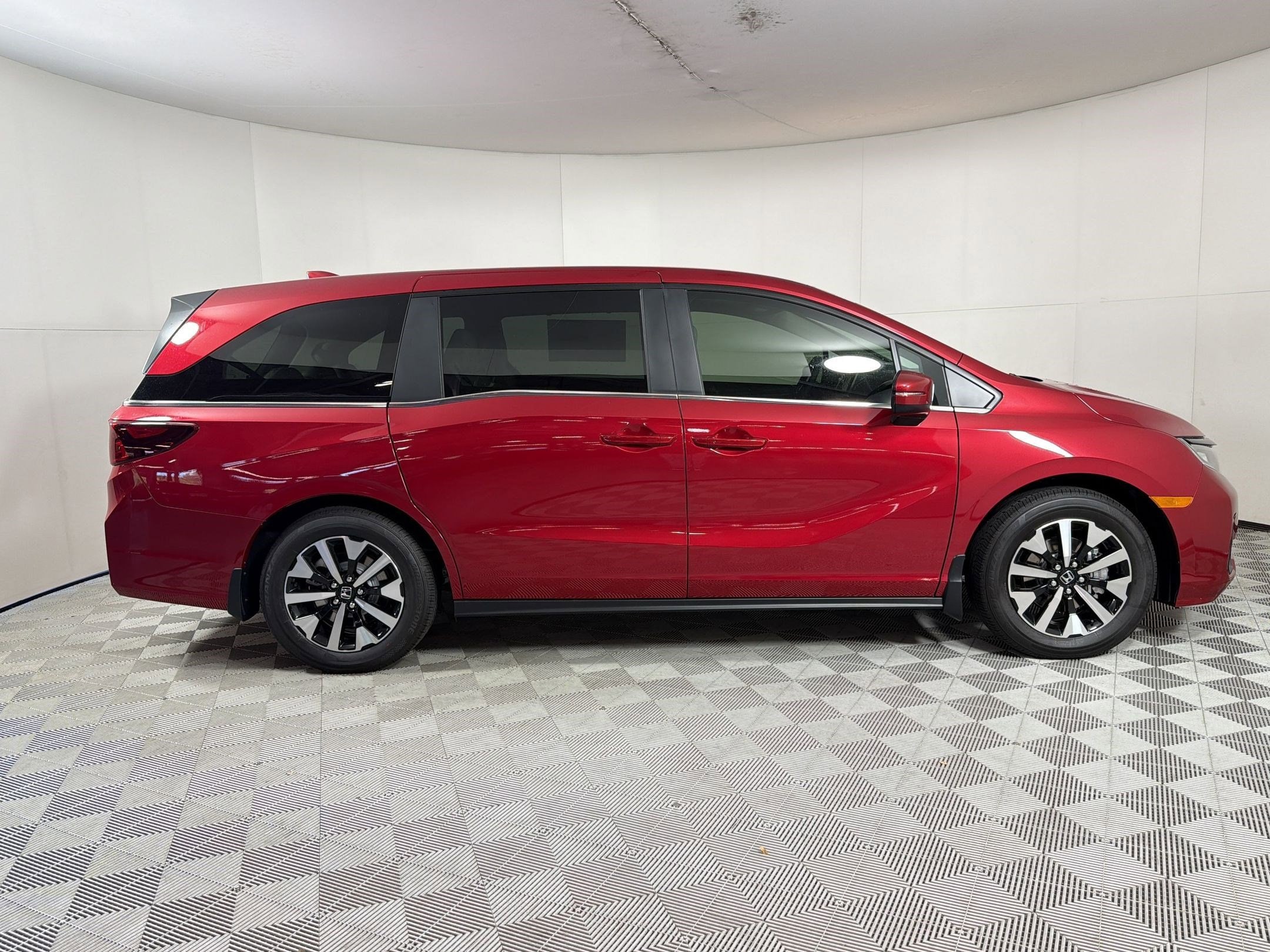 2026 Honda Odyssey EX-L - Photo 8