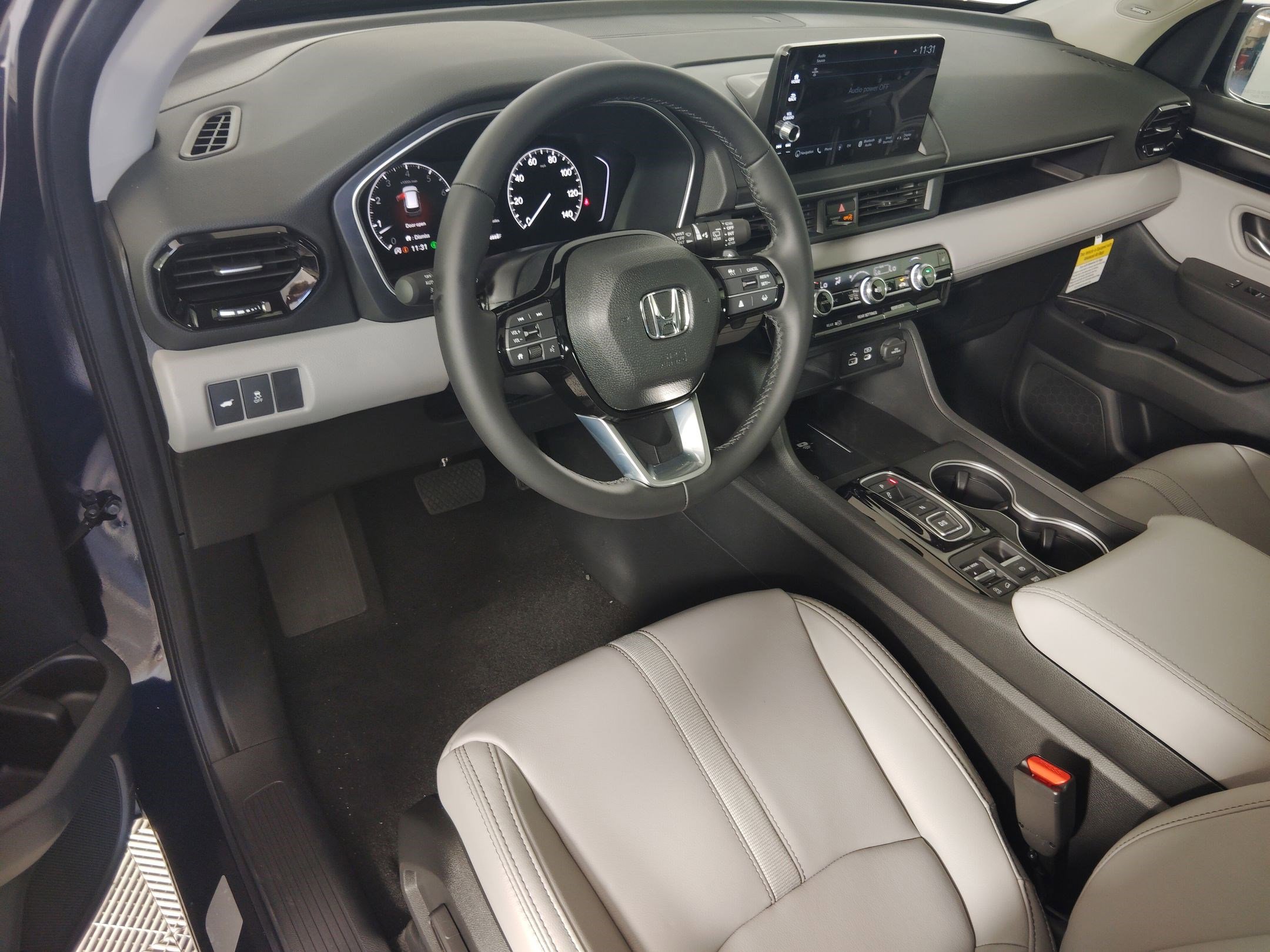 2025 Honda Pilot Touring photo 4