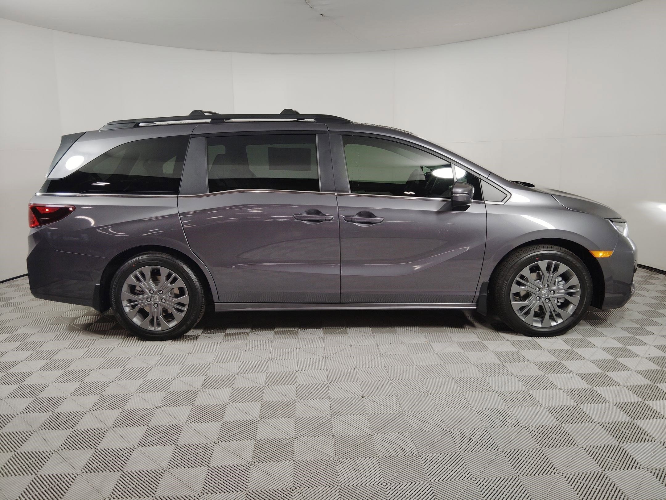 2026 Honda Odyssey Touring - Photo 8