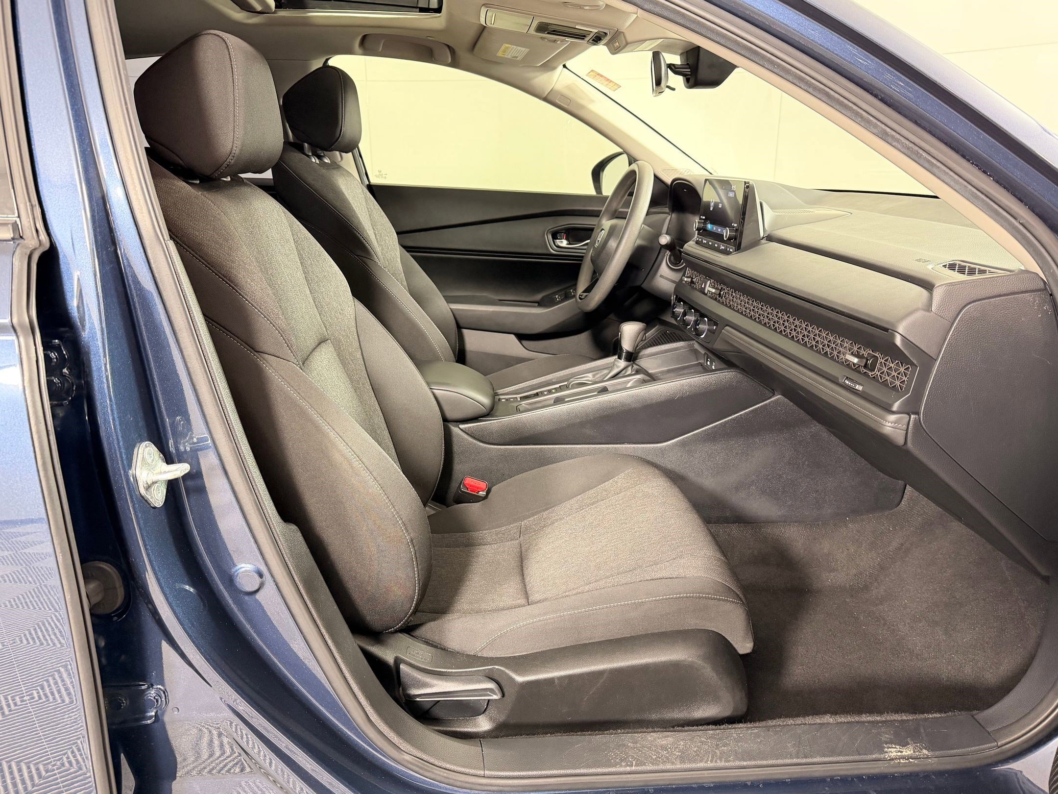 2025 Honda Accord SE - Photo 27