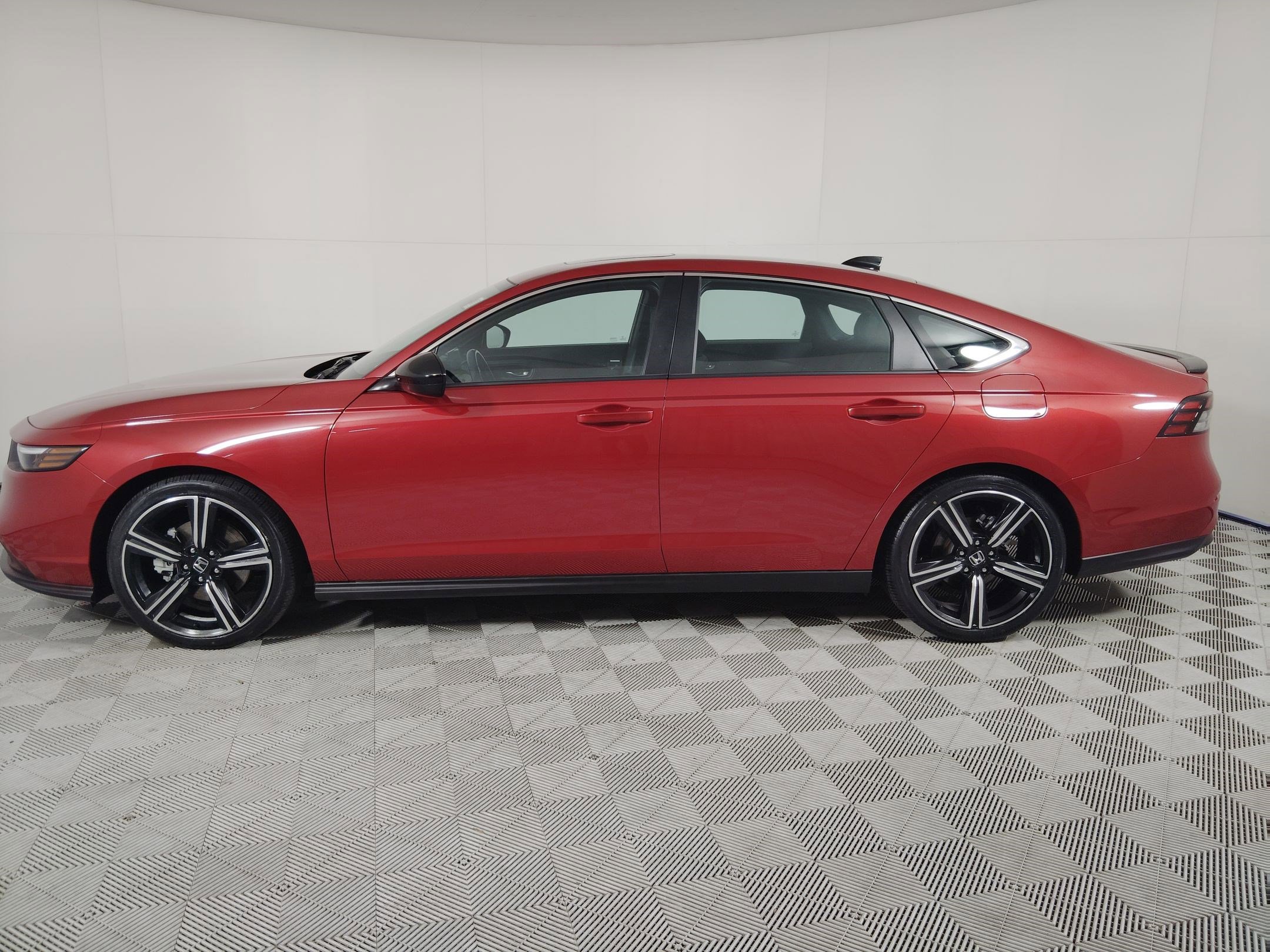 2024 Honda Accord Hybrid Sport photo 2