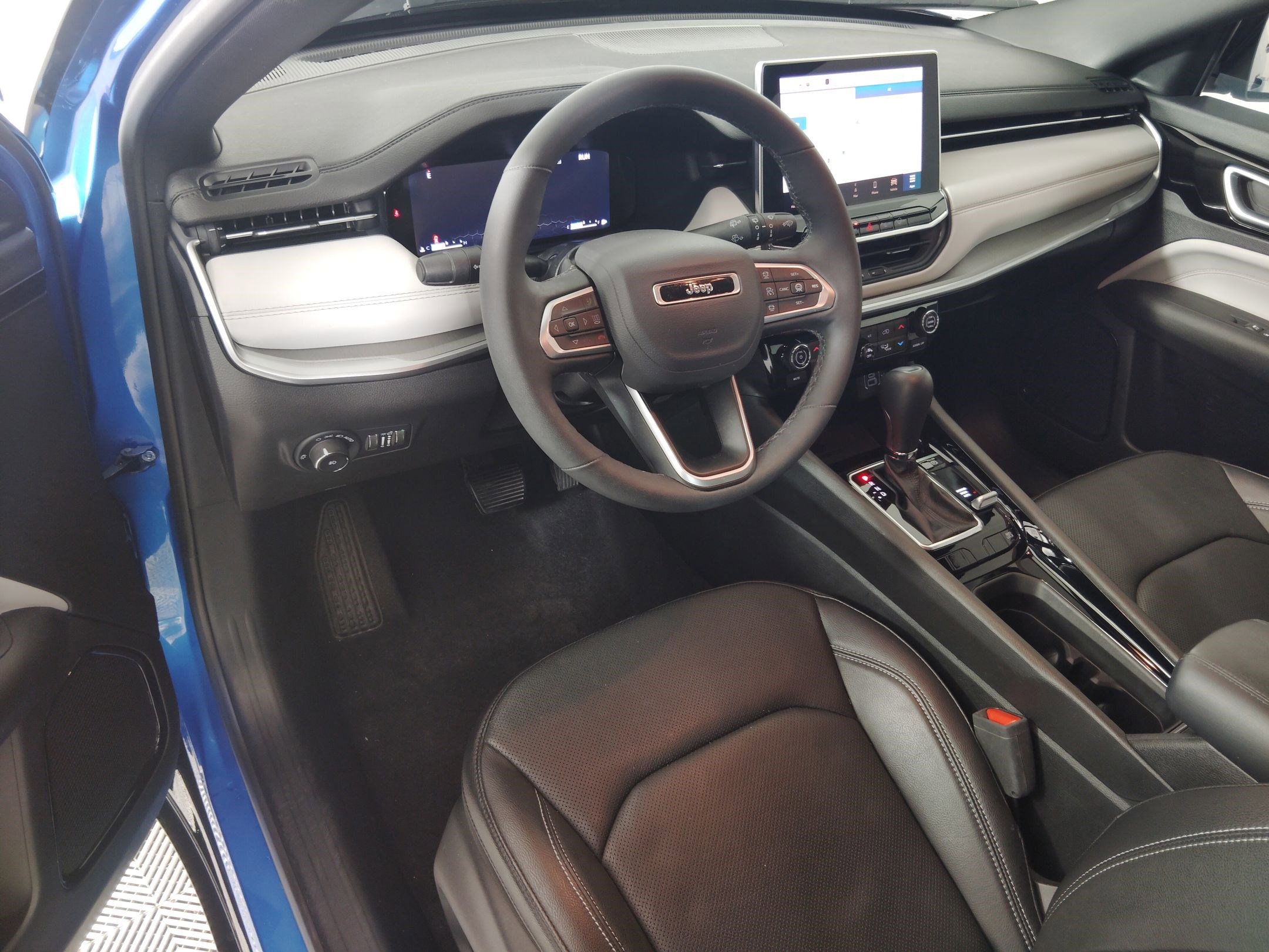 2025 Jeep Compass Limited photo 4