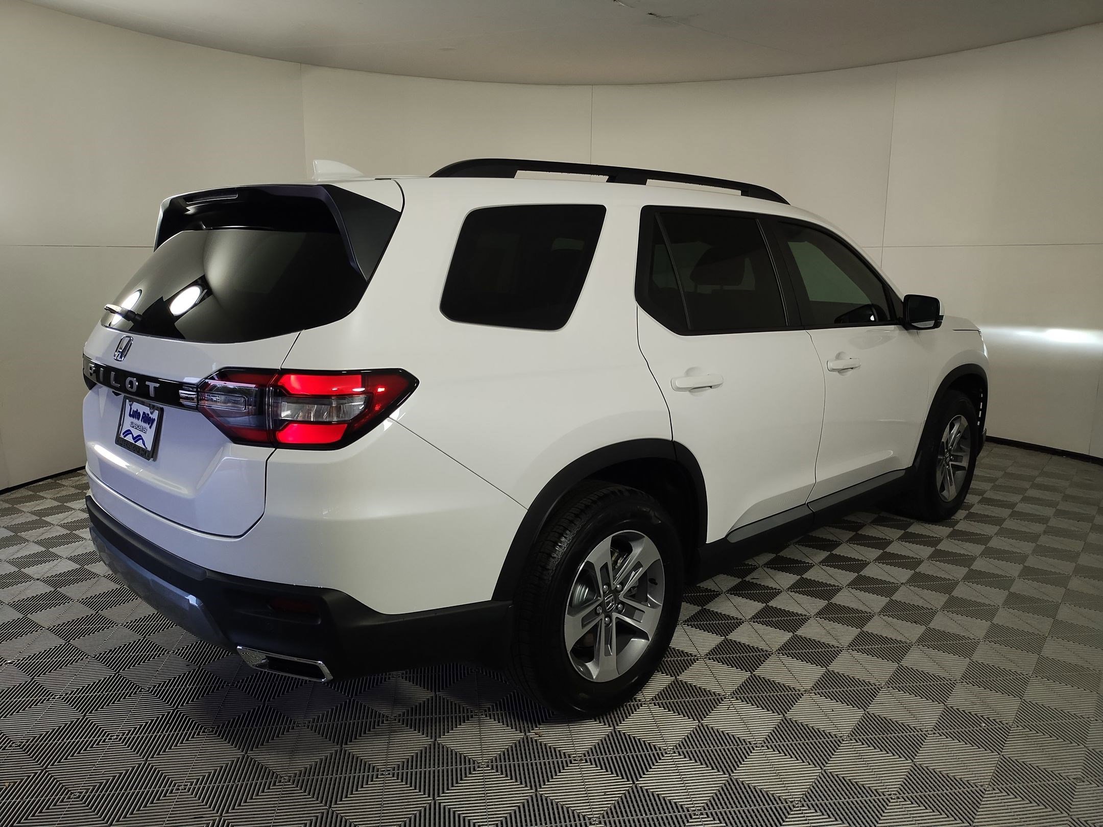 2026 Honda Pilot EX-L - Photo 9