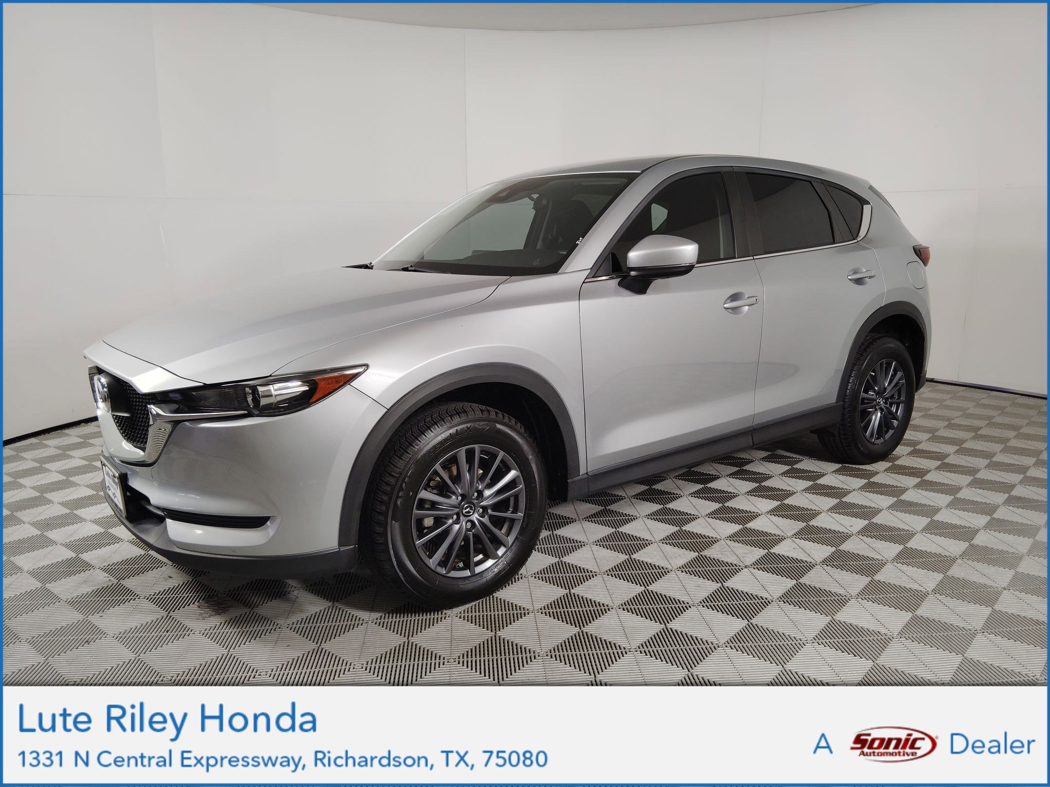 2019 Mazda CX-5 Sport's photo