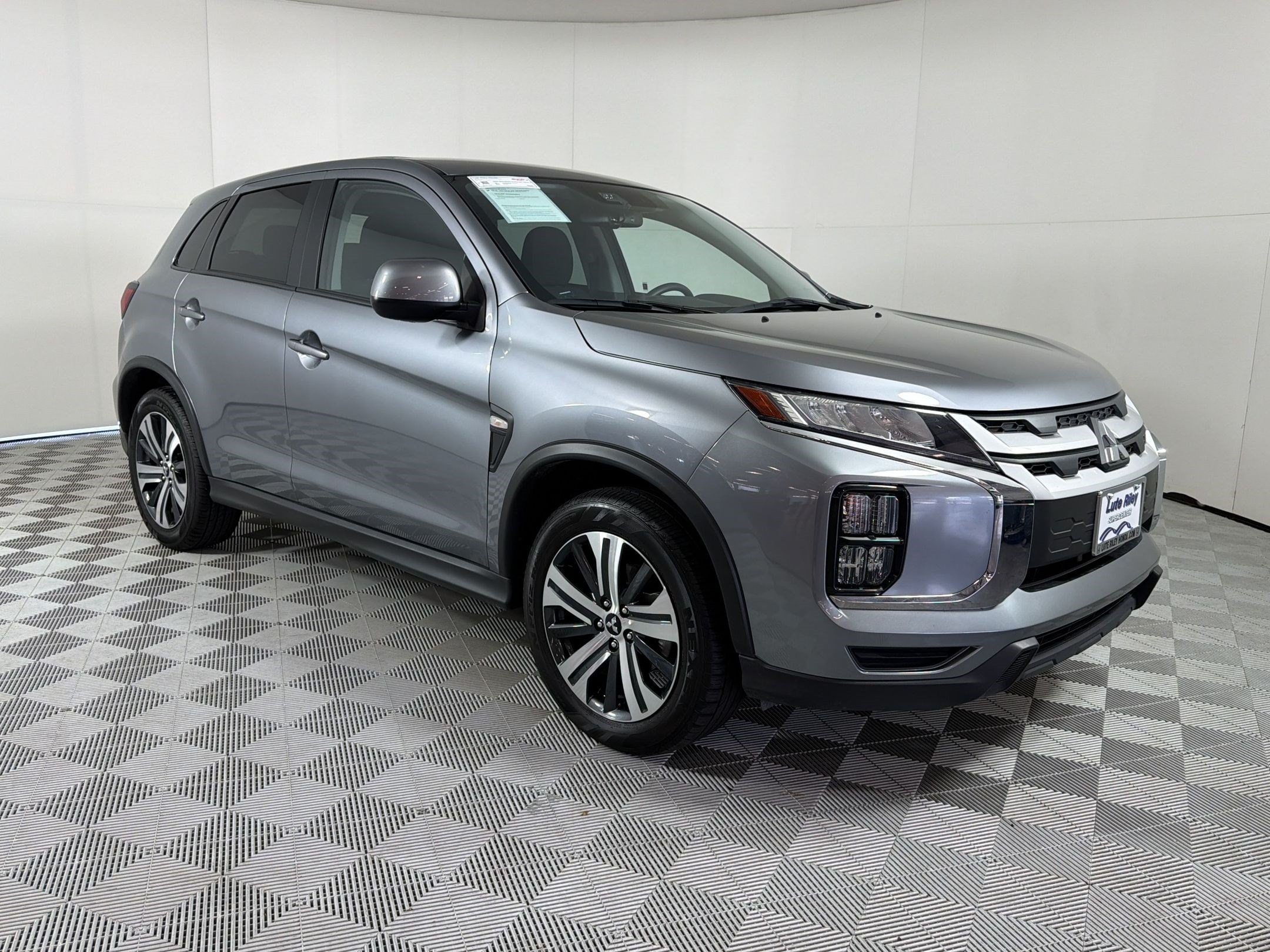 2025 Mitsubishi Outlander Sport ES - Photo 7