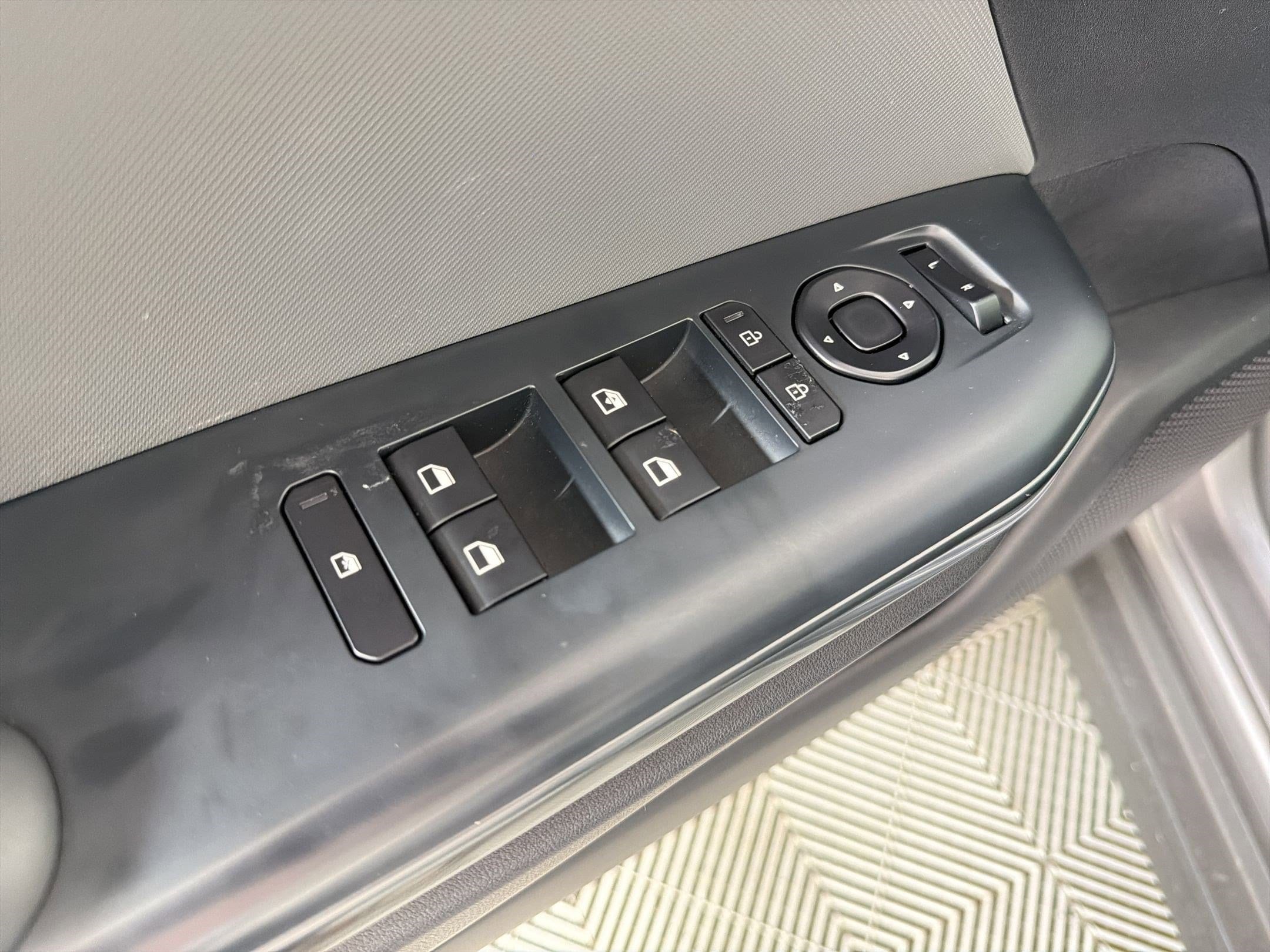 2025 Kia K4 LXS - Photo 20