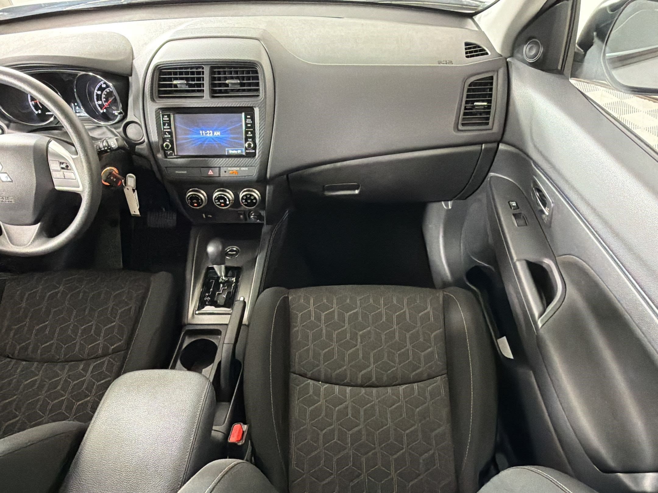 2025 Mitsubishi Outlander Sport ES - Photo 27