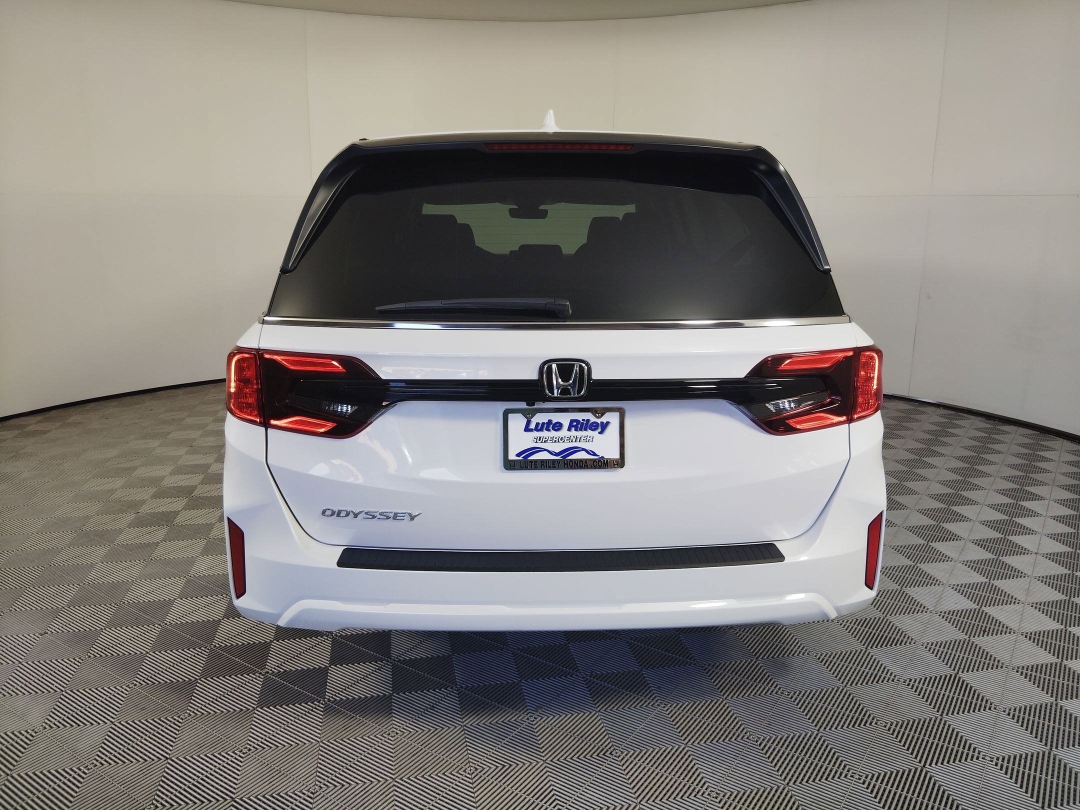 2026 Honda Odyssey EX-L - Photo 9