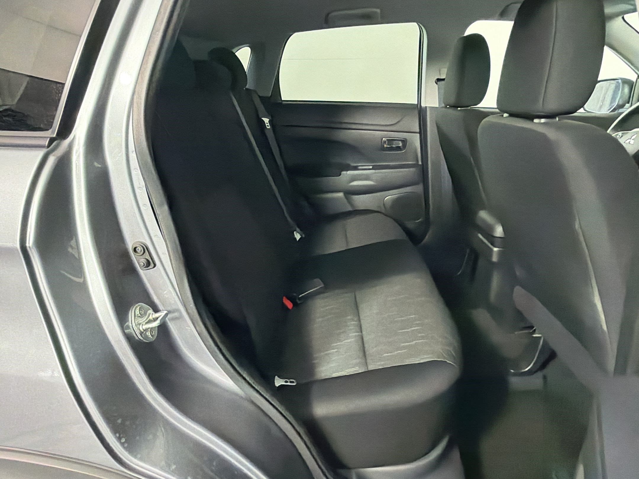 2025 Mitsubishi Outlander Sport ES - Photo 29