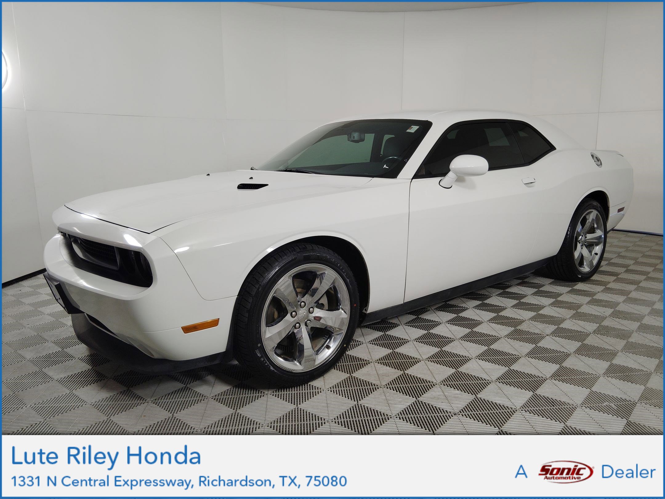 2014 Dodge Challenger SXT