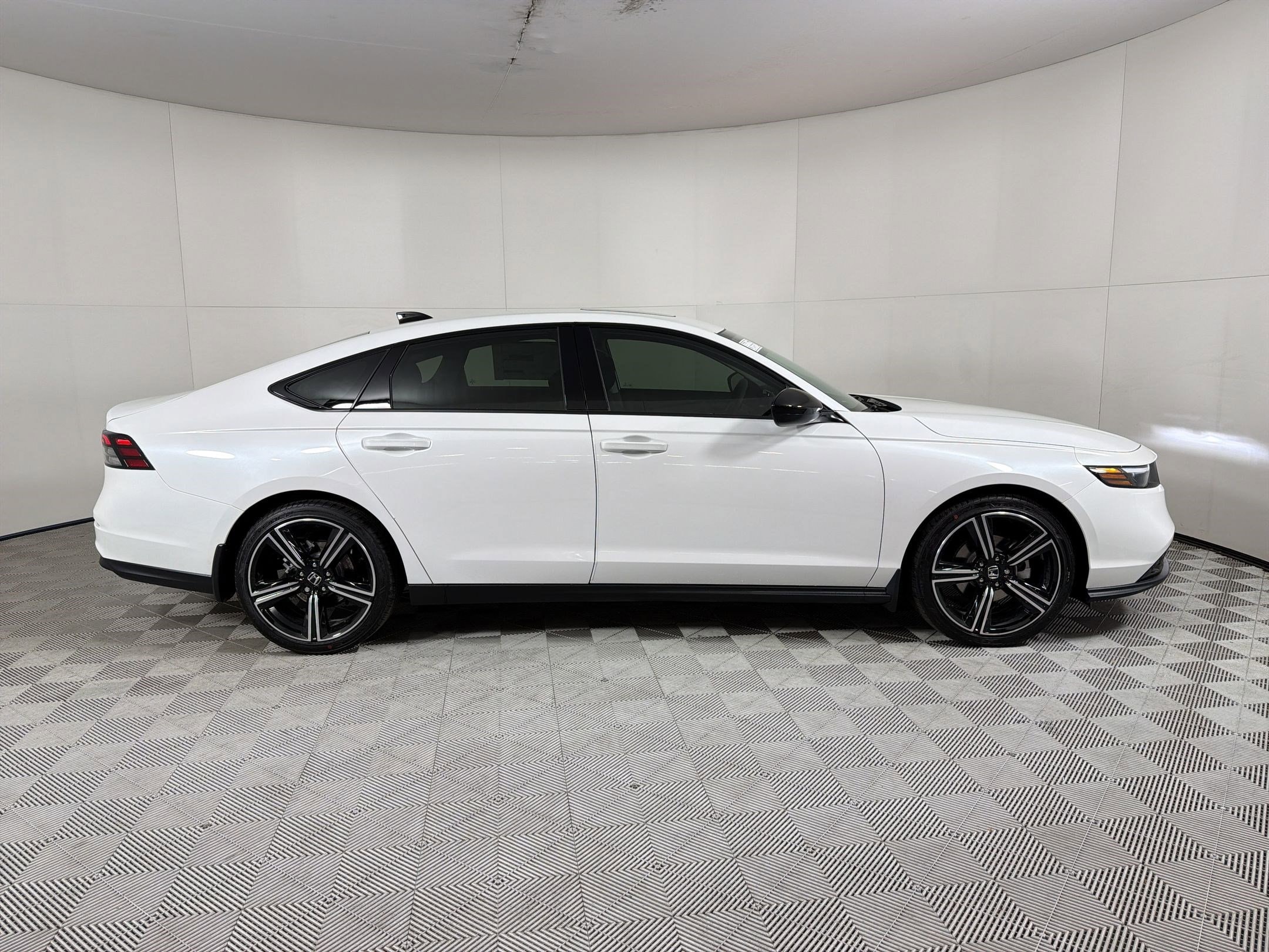 2026 Honda Accord Hybrid Sport - Photo 8