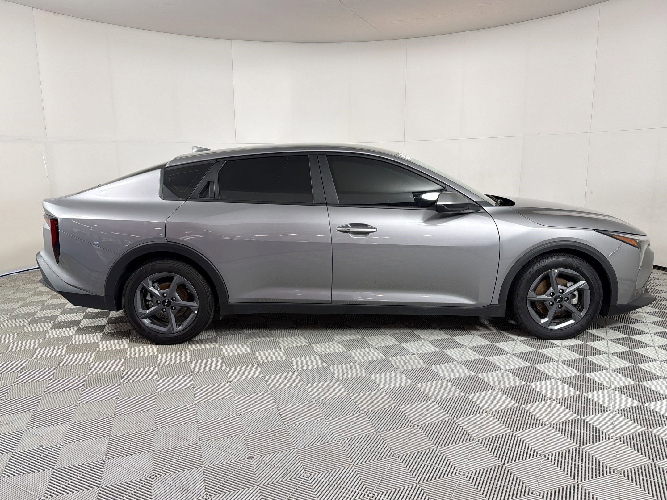 2025 Kia K4 LXS - Photo 8