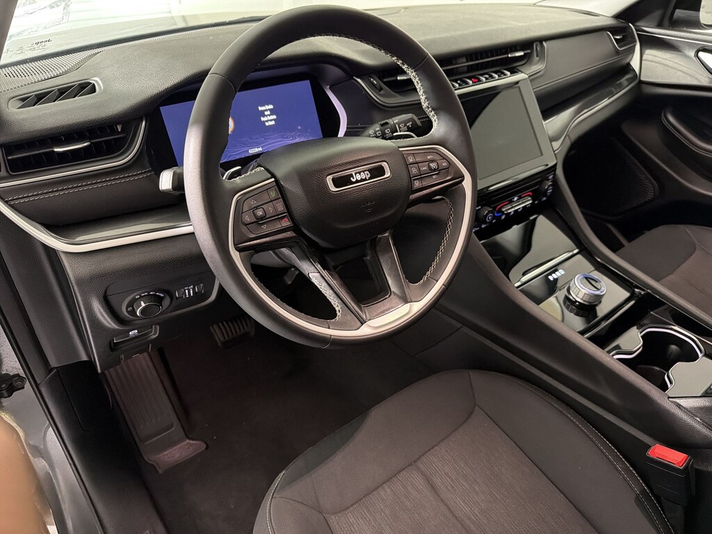 Used 2023 Jeep Grand Cherokee L Laredo SUV