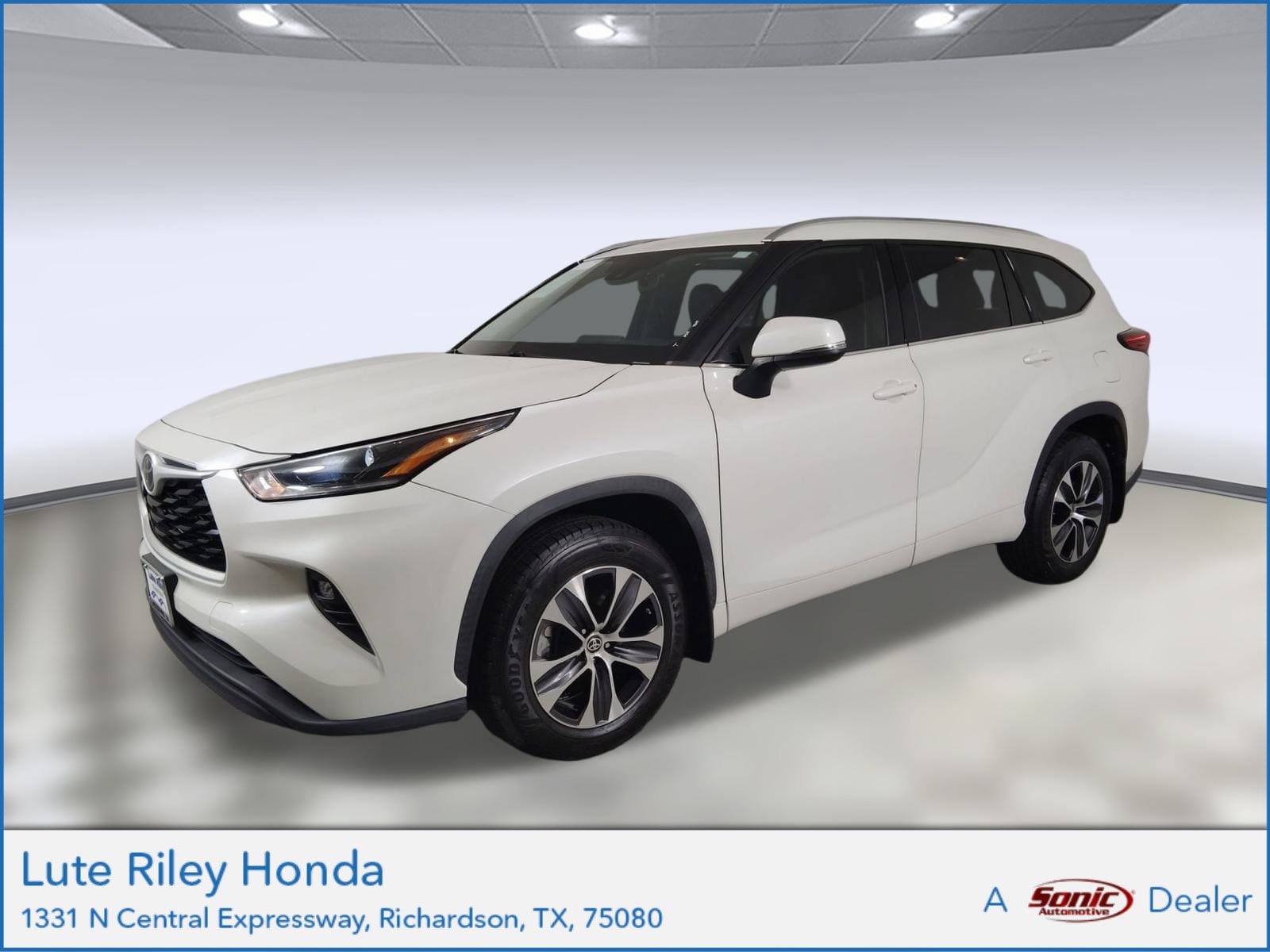 2021 Toyota Highlander XLE's photo
