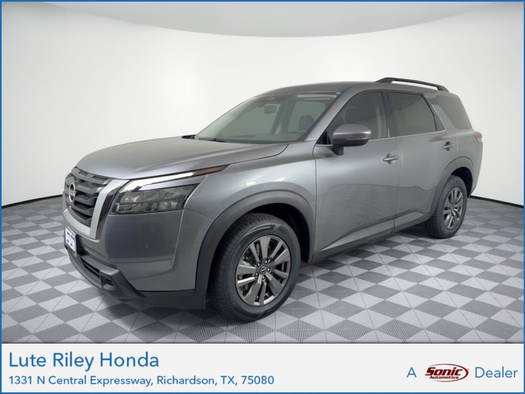 Used 2024 Nissan Pathfinder SV SUV near Dallas