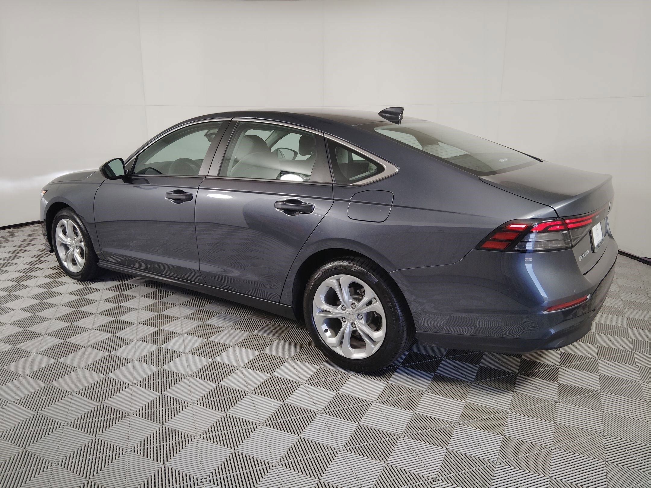 2023 Honda Accord LX photo 3