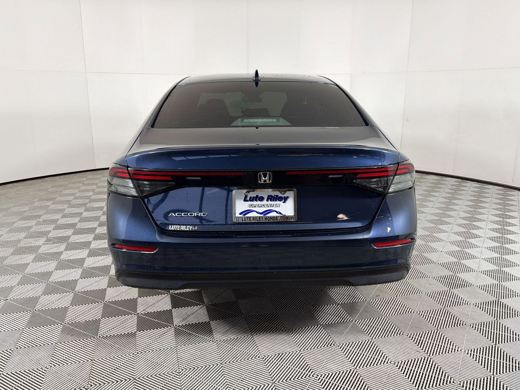 2023 Honda Accord EX - Photo 10