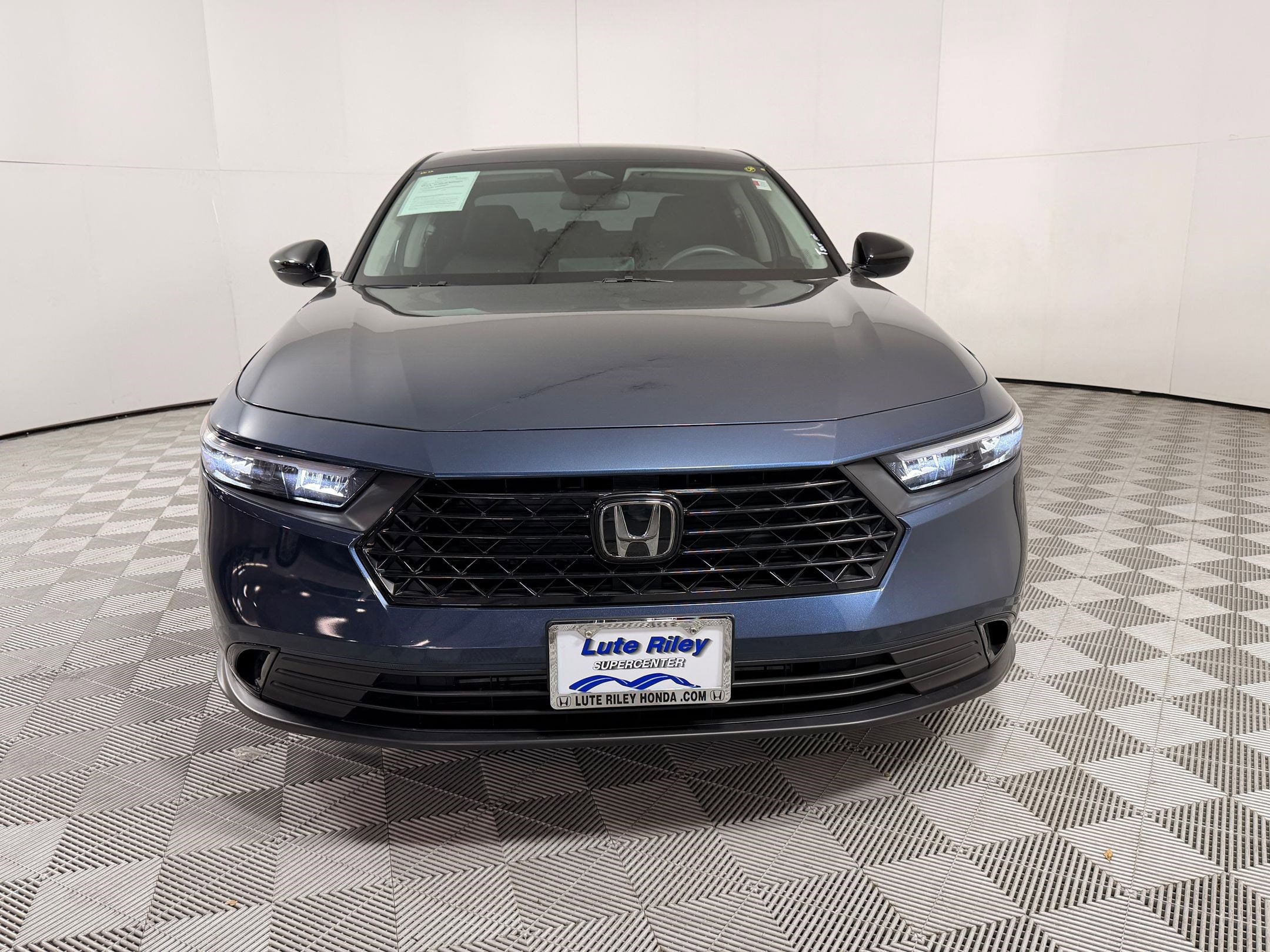 2025 Honda Accord SE - Photo 6