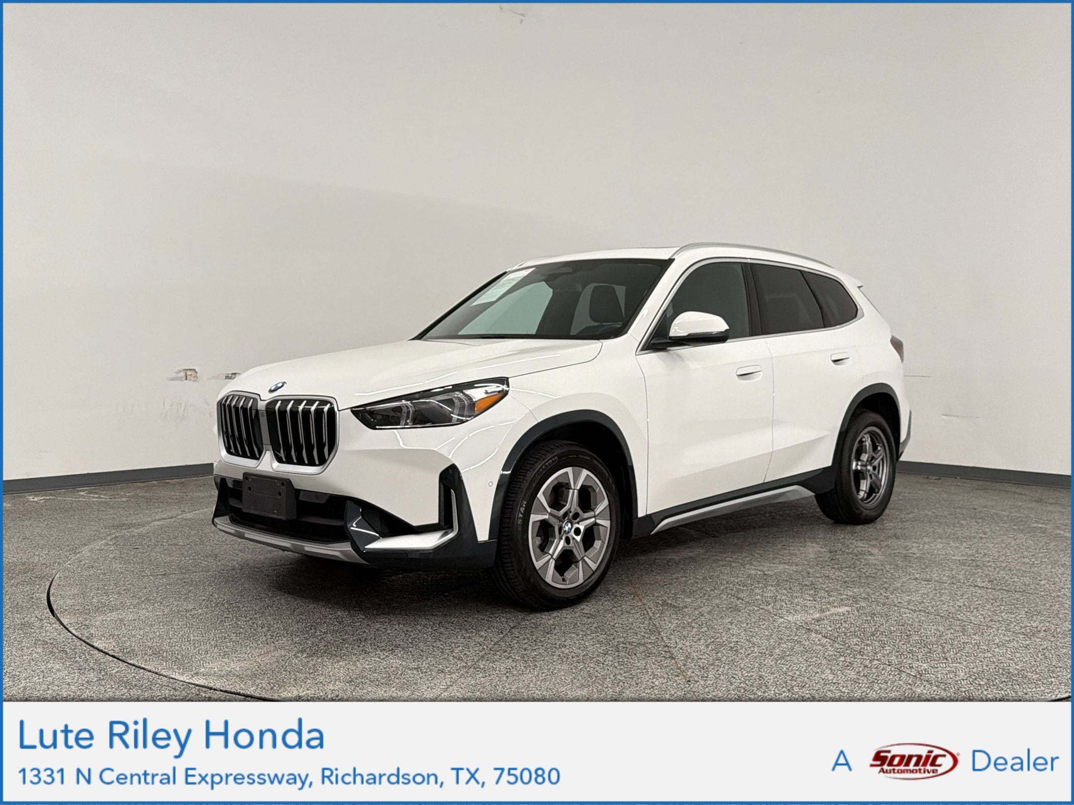 2025 BMW X1 xDrive28i's photo