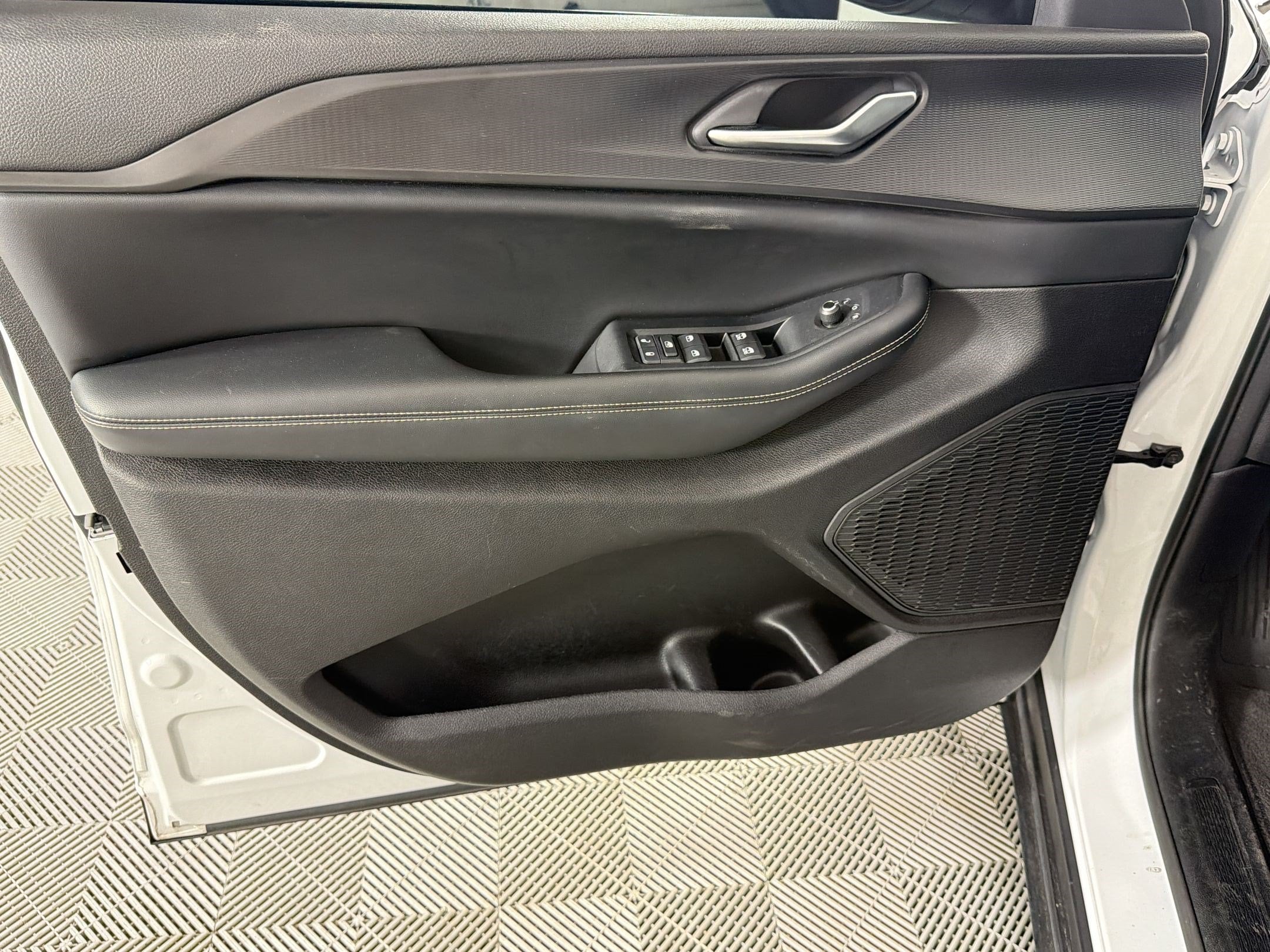 2023 Jeep Grand Cherokee Laredo - Photo 14