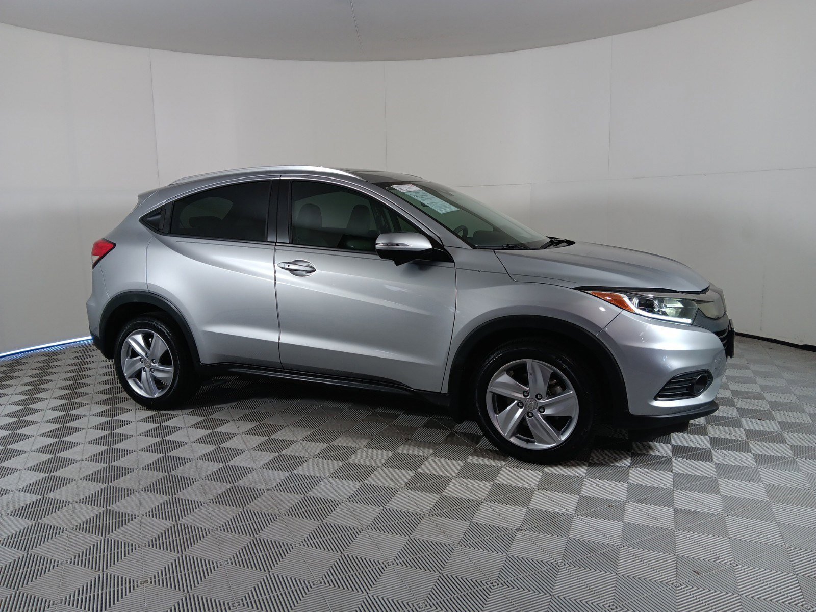 Used 2019 Honda HR-V EX with VIN 3CZRU6H5XKM743449 for sale in Richardson, TX