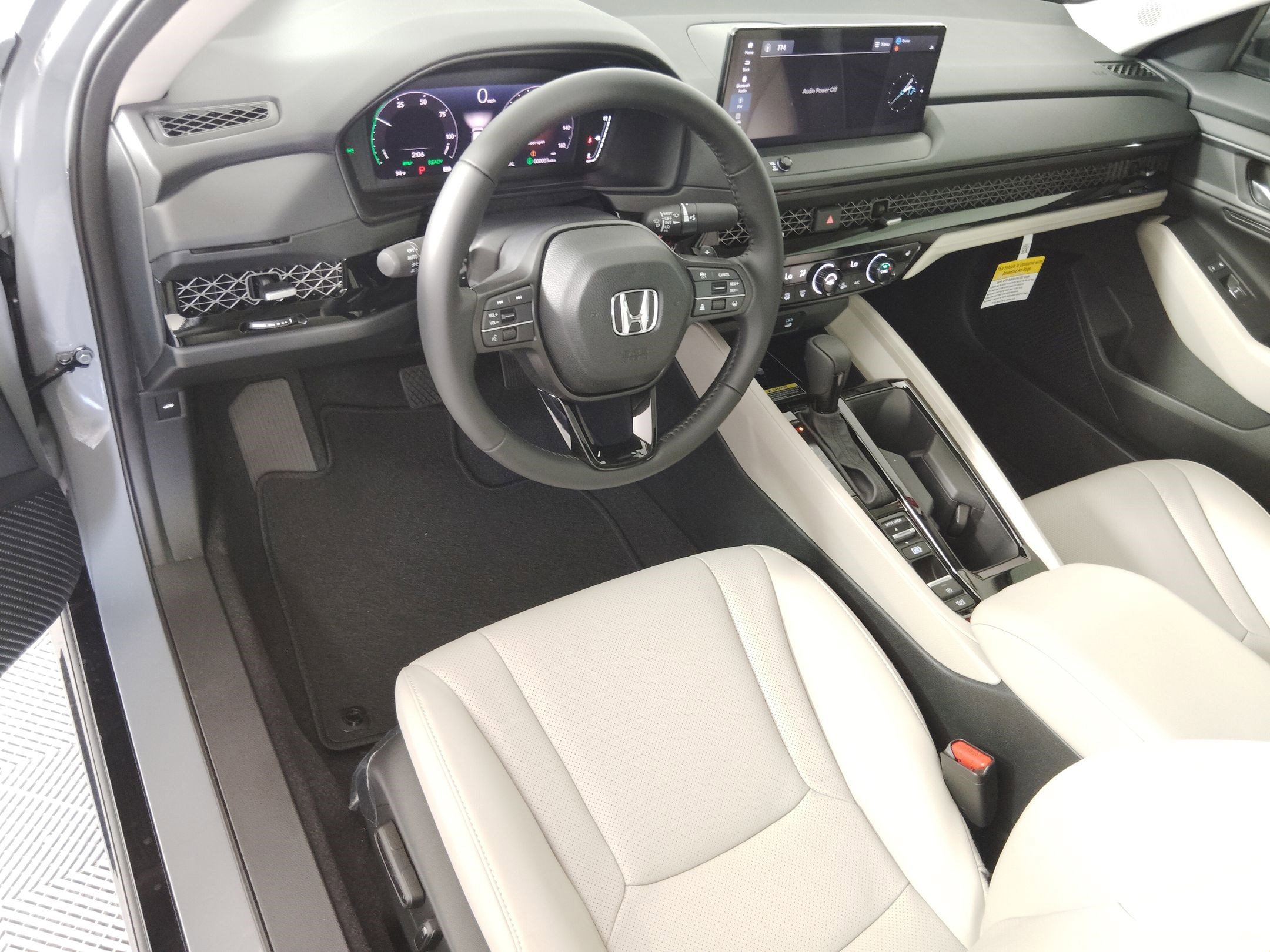 2025 Honda Accord Hybrid EX-L photo 4