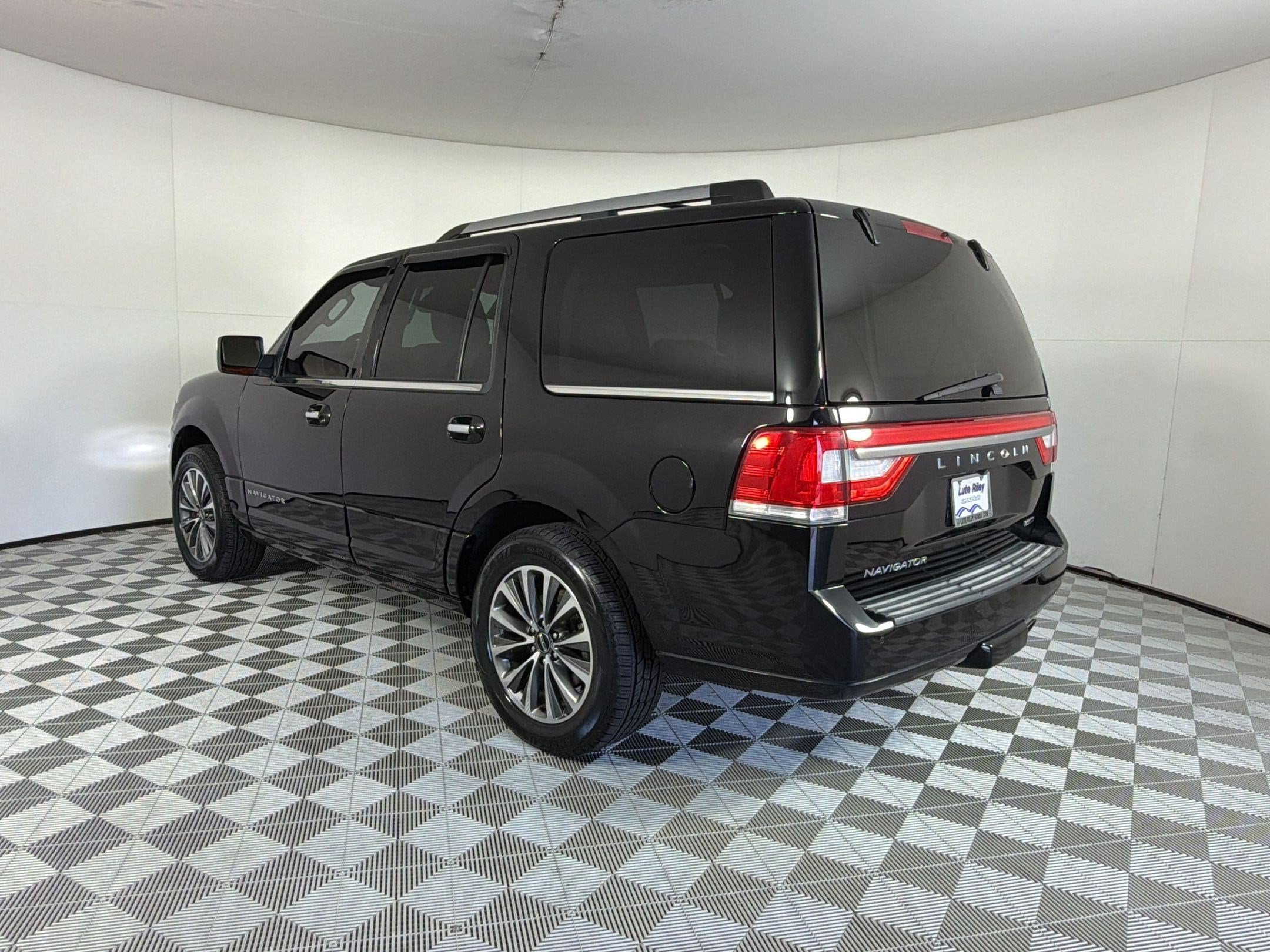 Navigator Select SUV