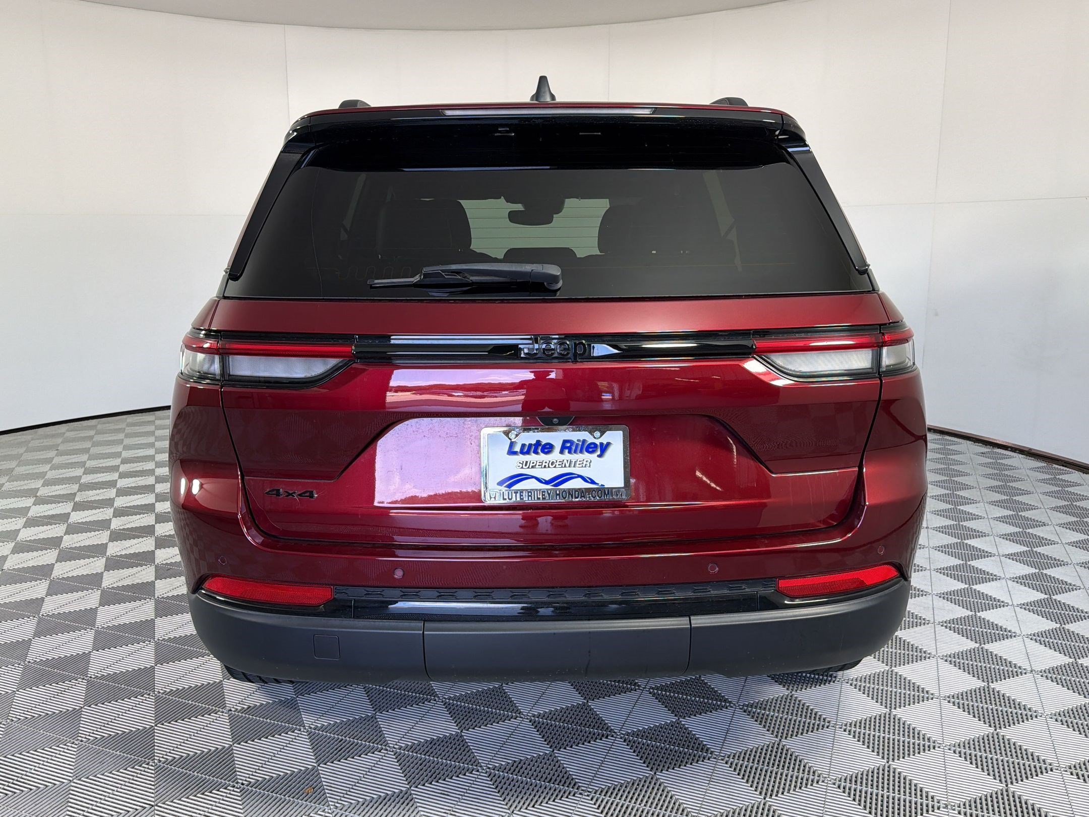 2023 Jeep Grand Cherokee Altitude - Photo 10