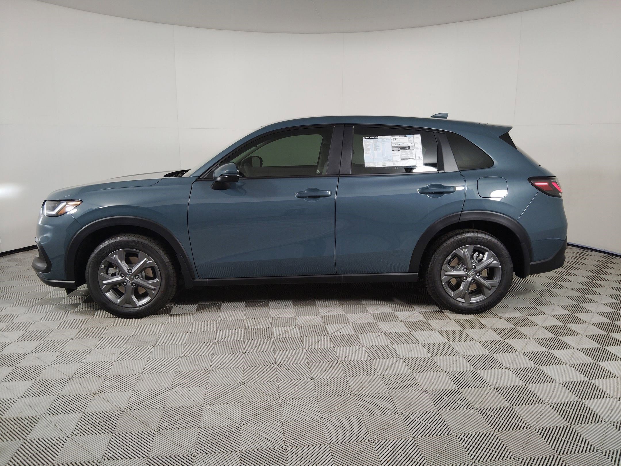 2026 Honda HR-V LX photo 2