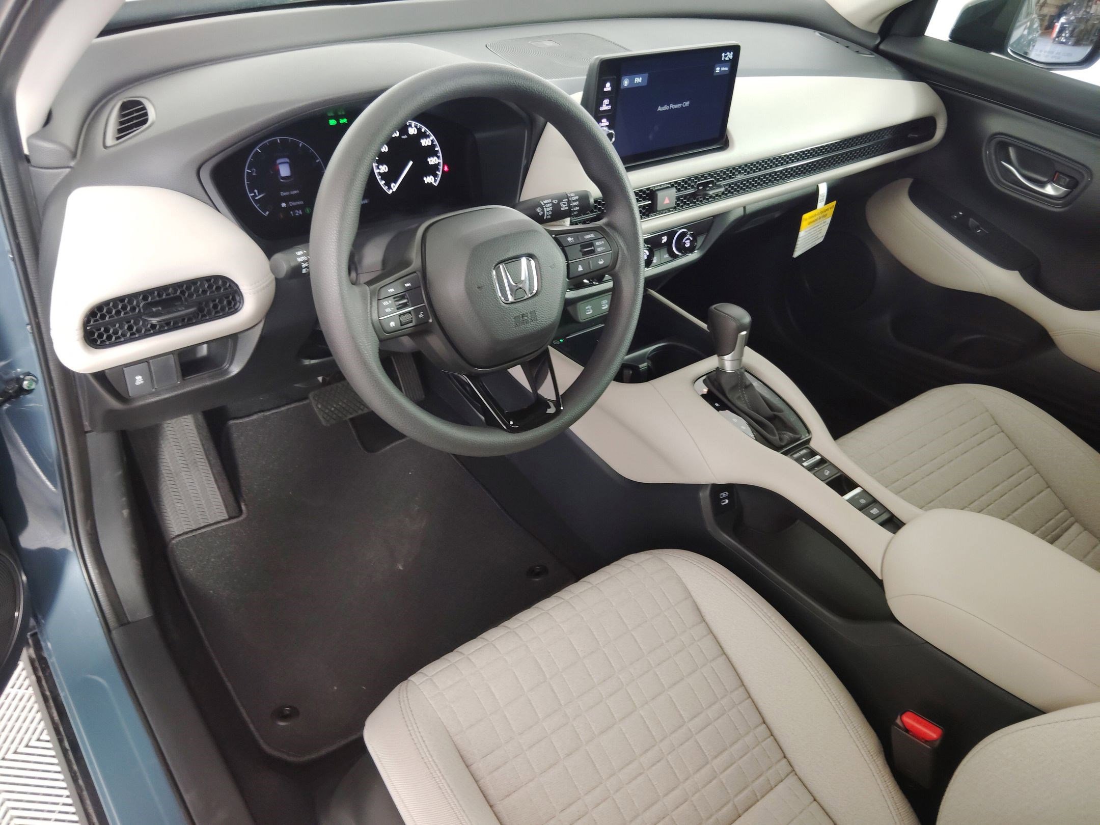 2026 Honda HR-V LX photo 4
