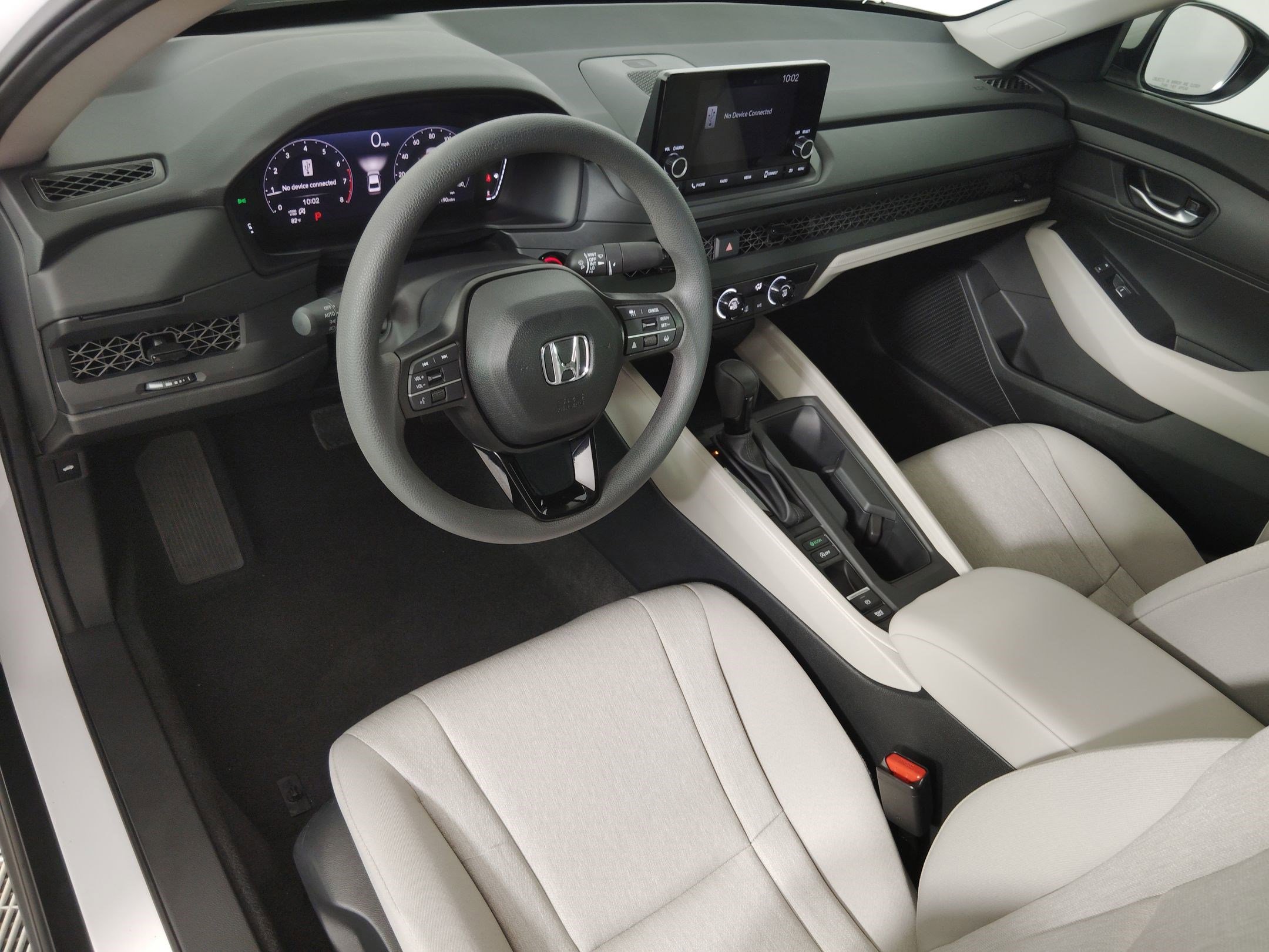 2025 Honda Accord LX photo 4
