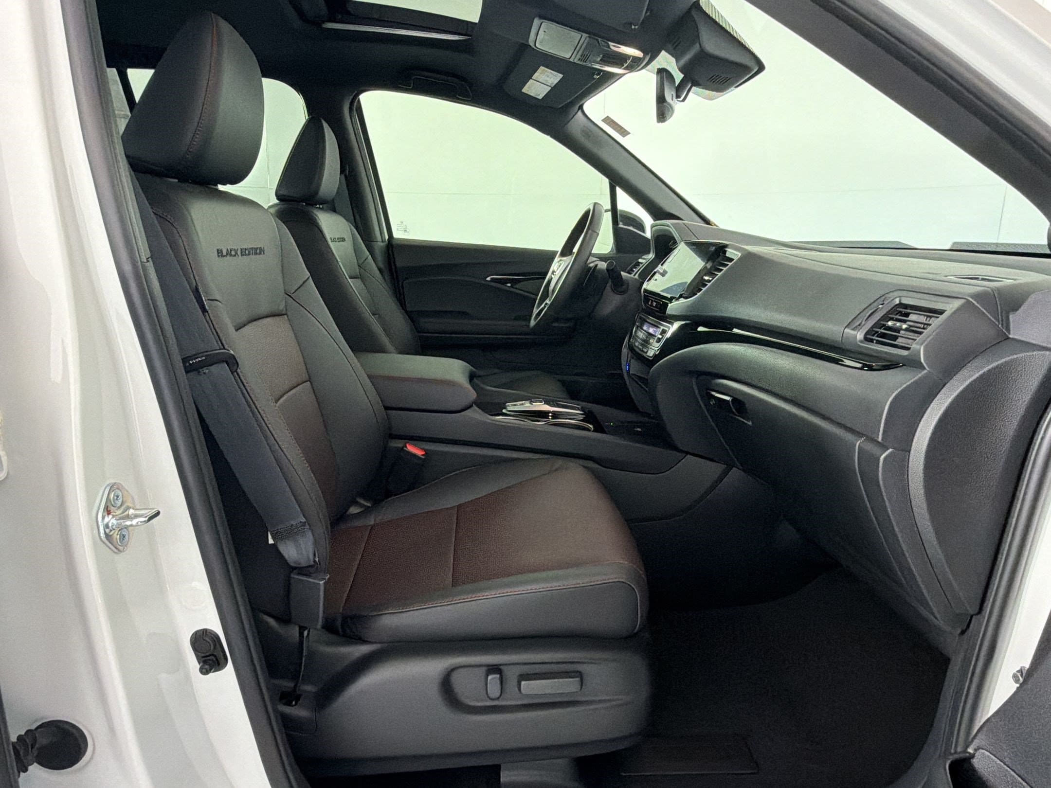 2025 Honda Ridgeline Black Edition - Photo 25