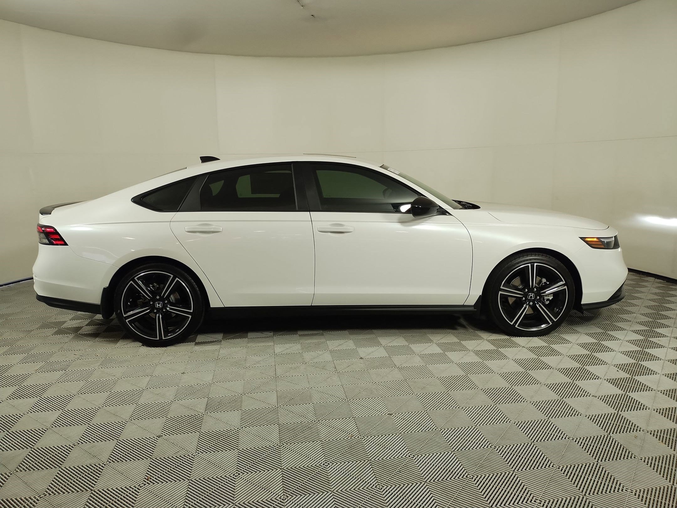 2026 Honda Accord Hybrid Sport - Photo 8