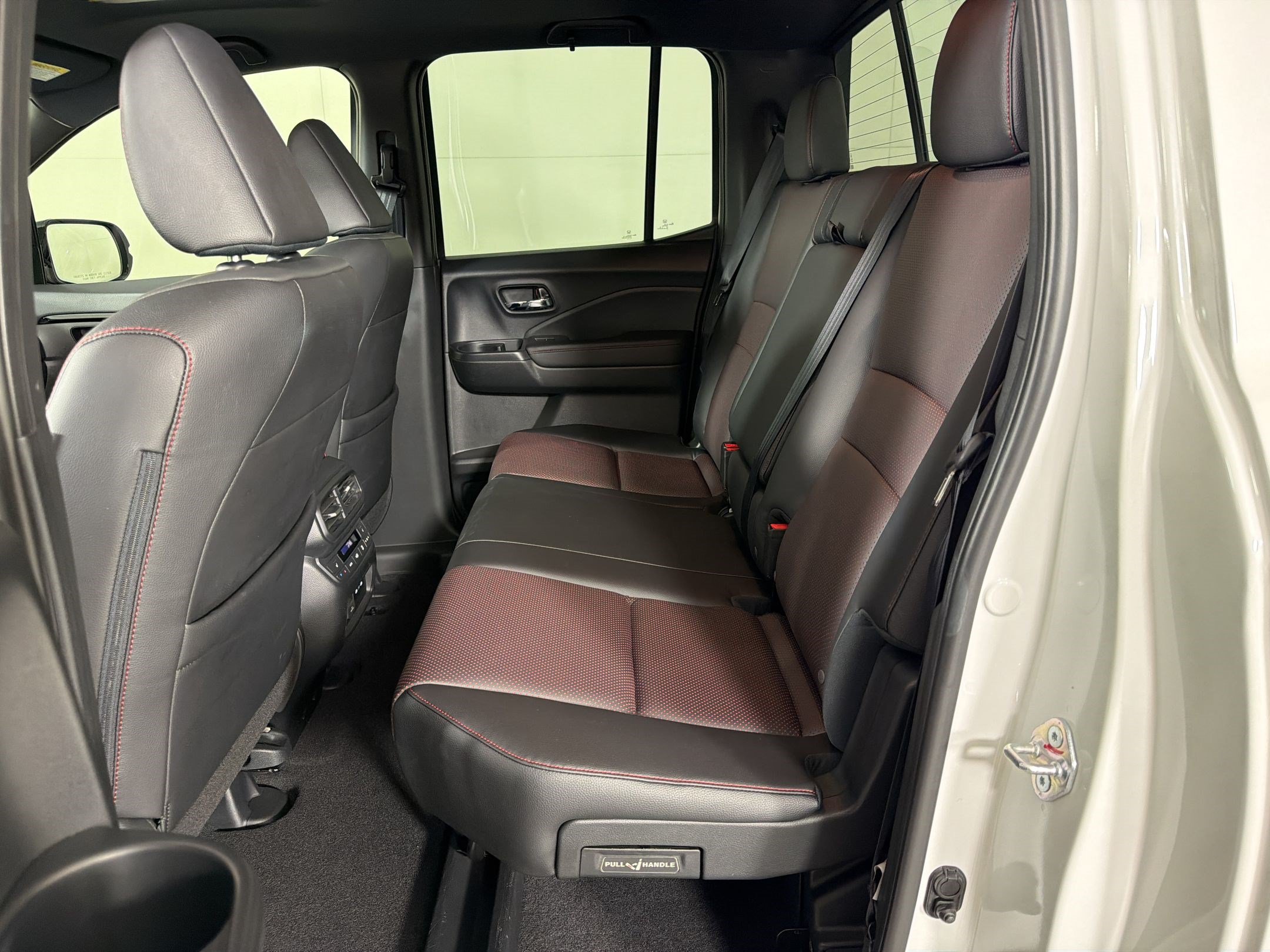 2025 Honda Ridgeline Black Edition - Photo 23