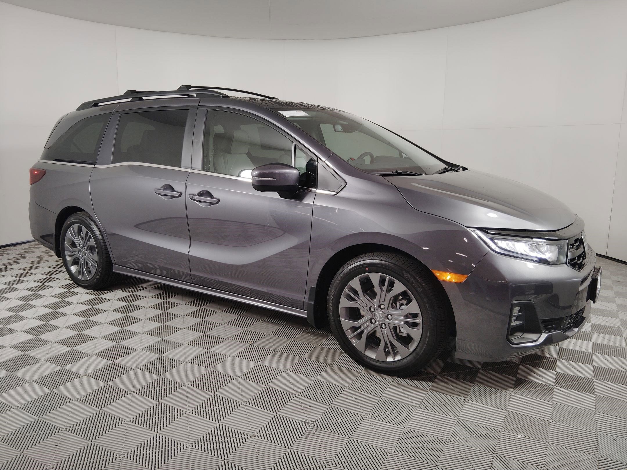 2026 Honda Odyssey Touring - Photo 7