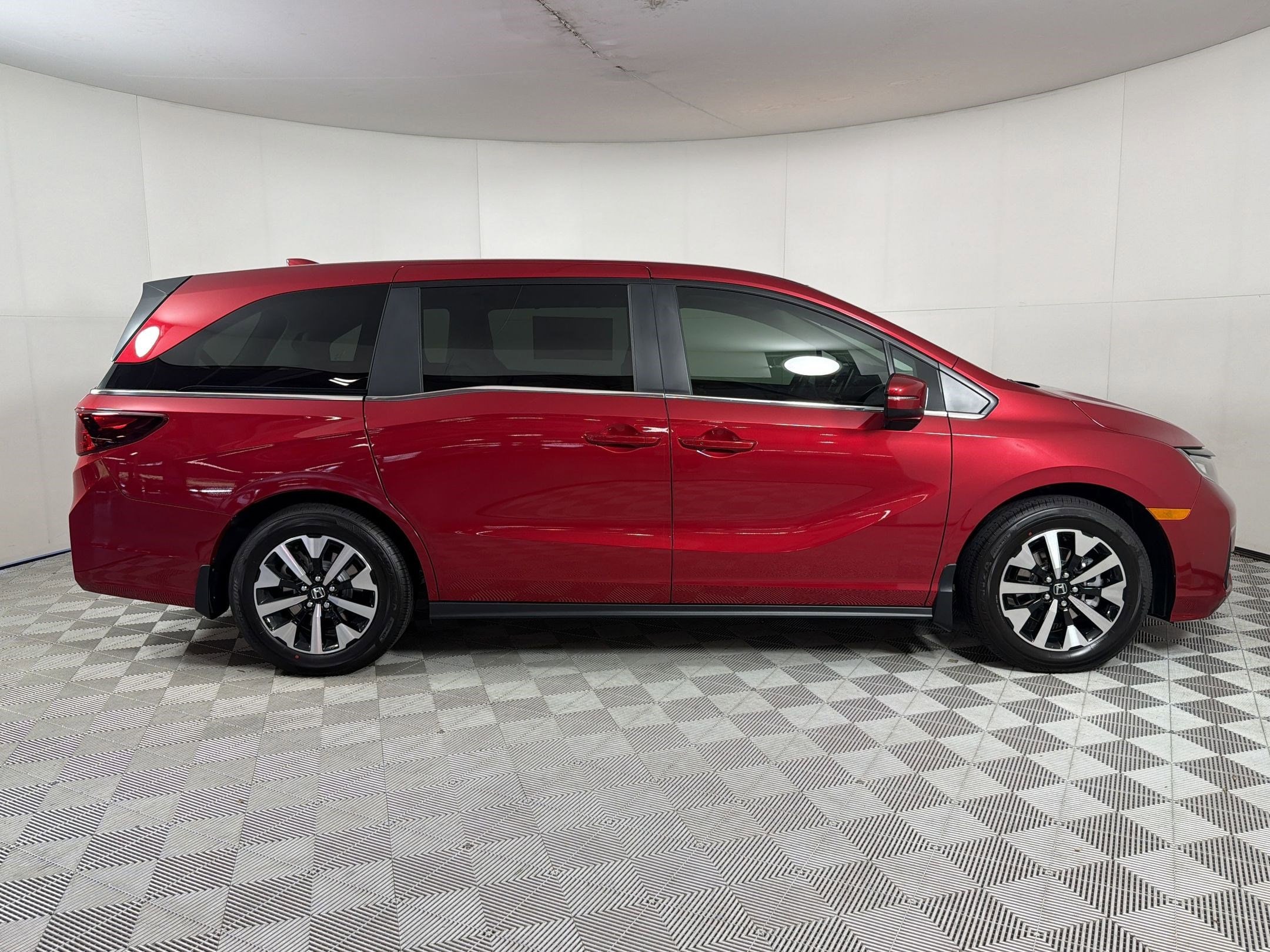 2026 Honda Odyssey EX-L - Photo 8