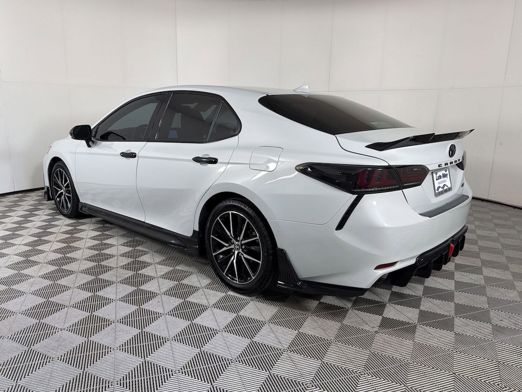 Used 2022 Toyota Camry SE Sedan