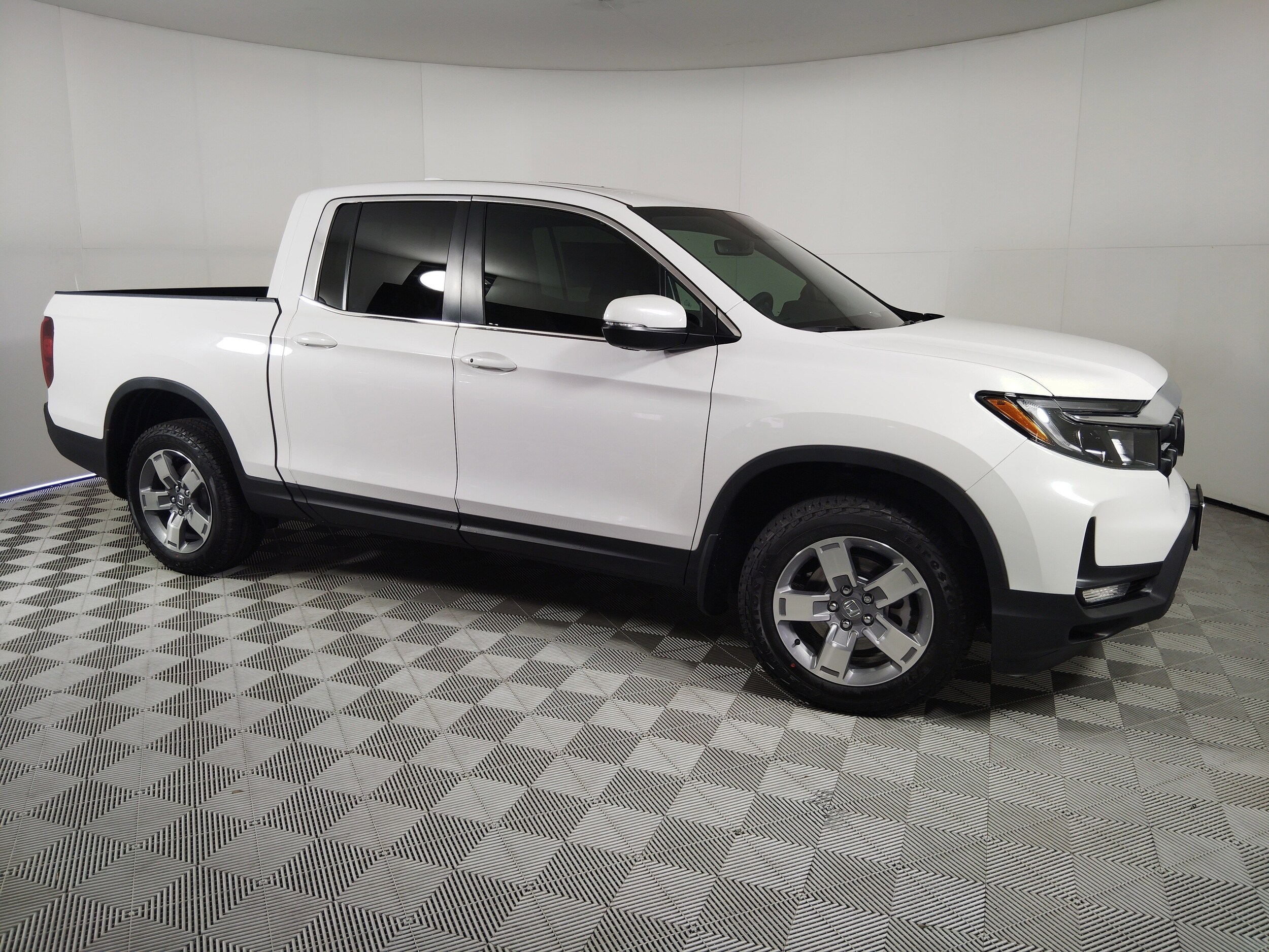 2025 Honda Ridgeline RTL photo 2